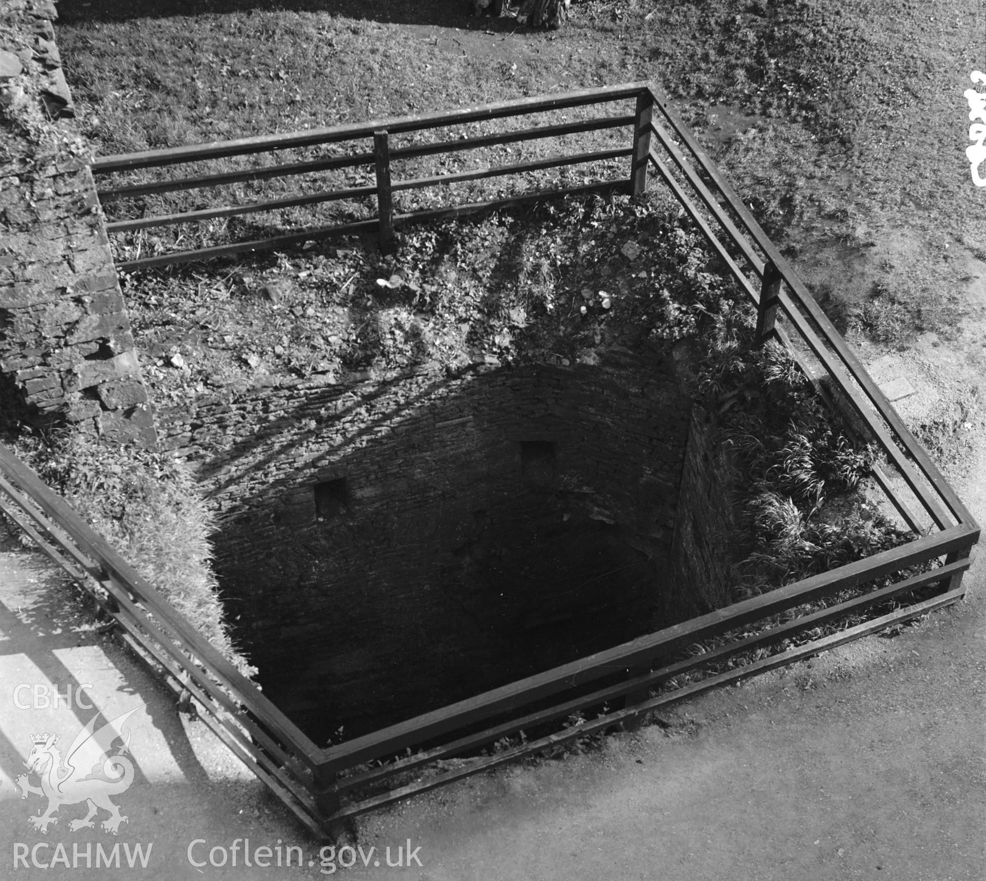 View of well at Conwy Castle, taken in 11.01.1952.