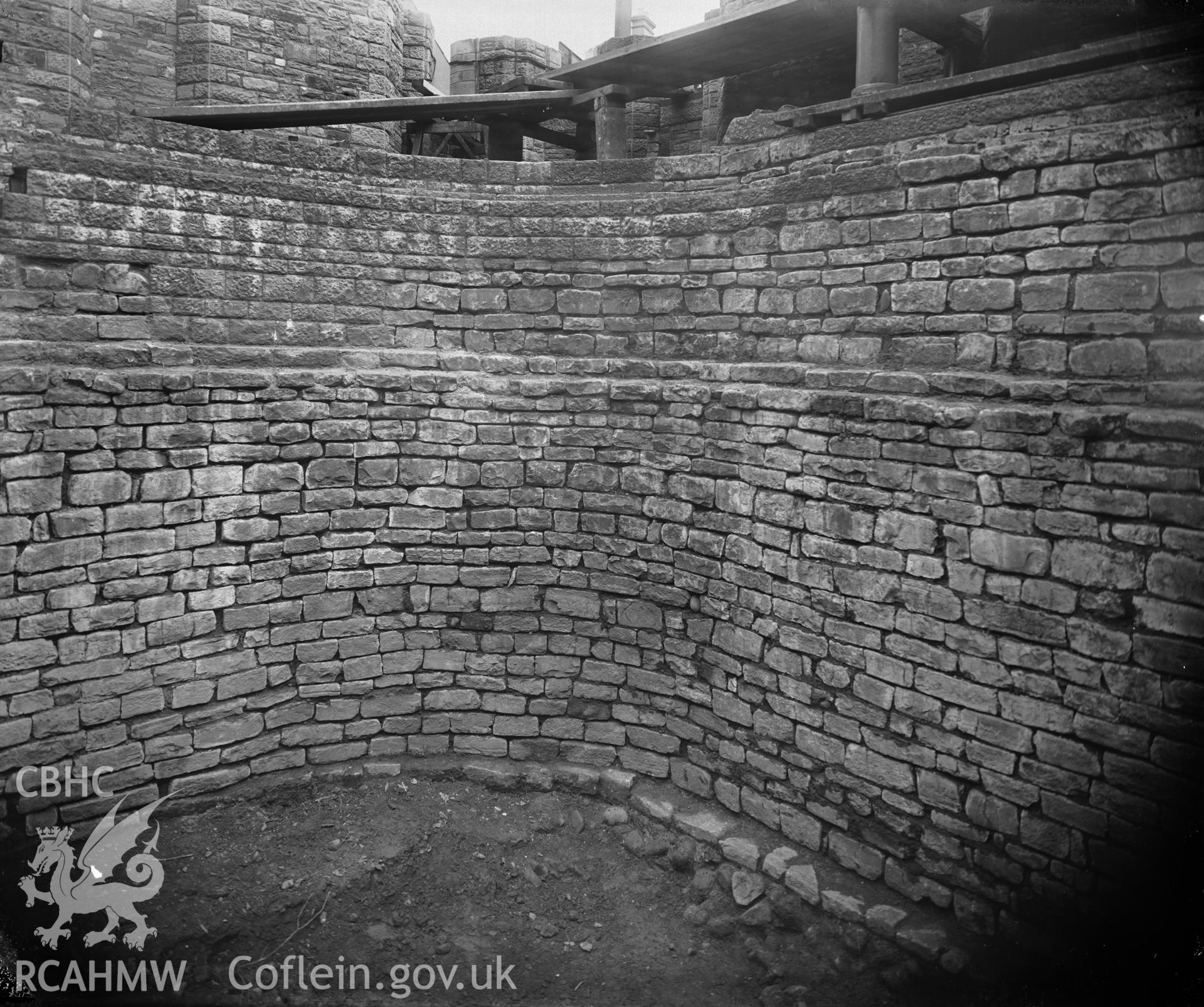 Cardiff castle Roman Wall (No 1) NAccp154-158