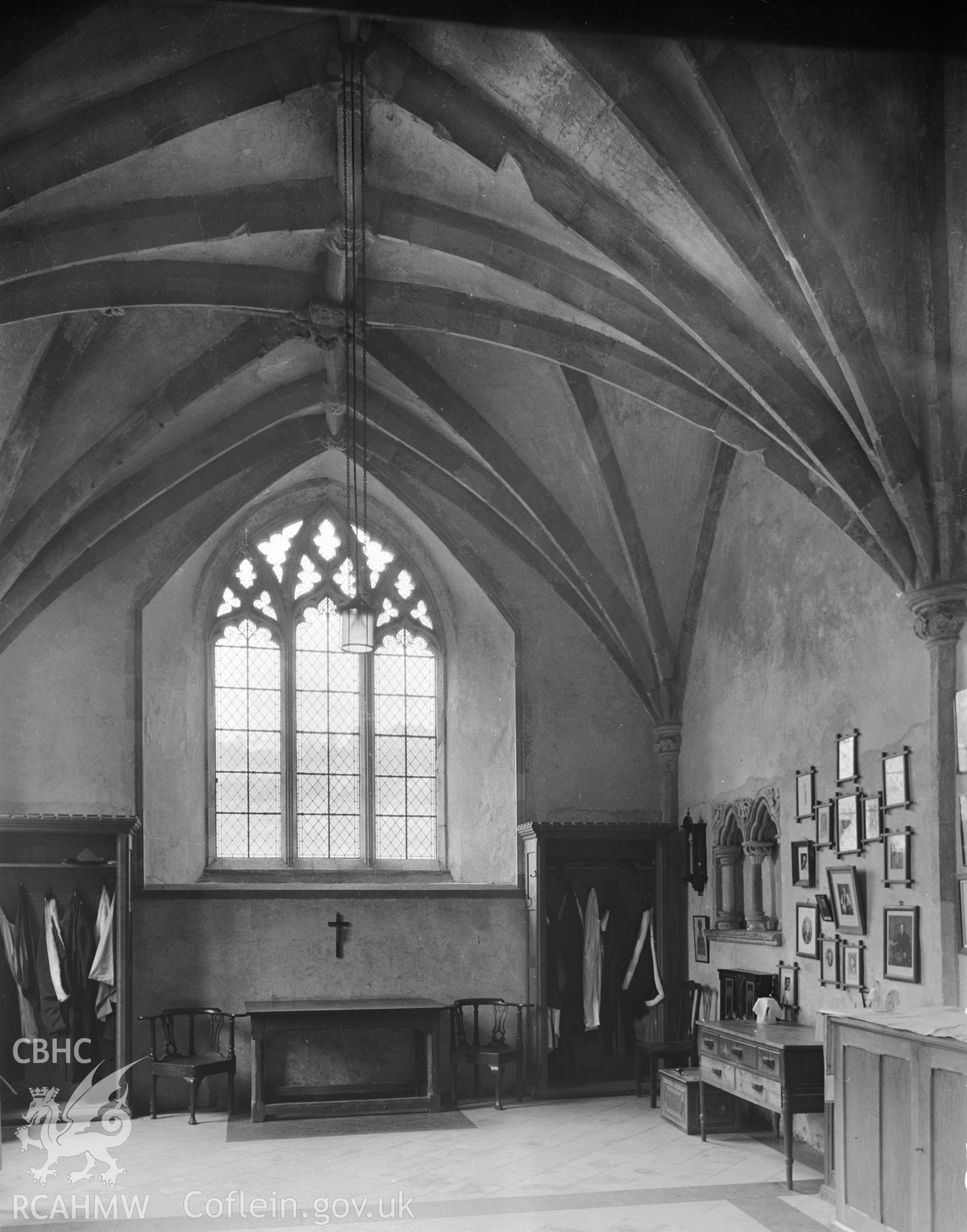 Interior view showing view of St Thomas's Chapel/vestry.