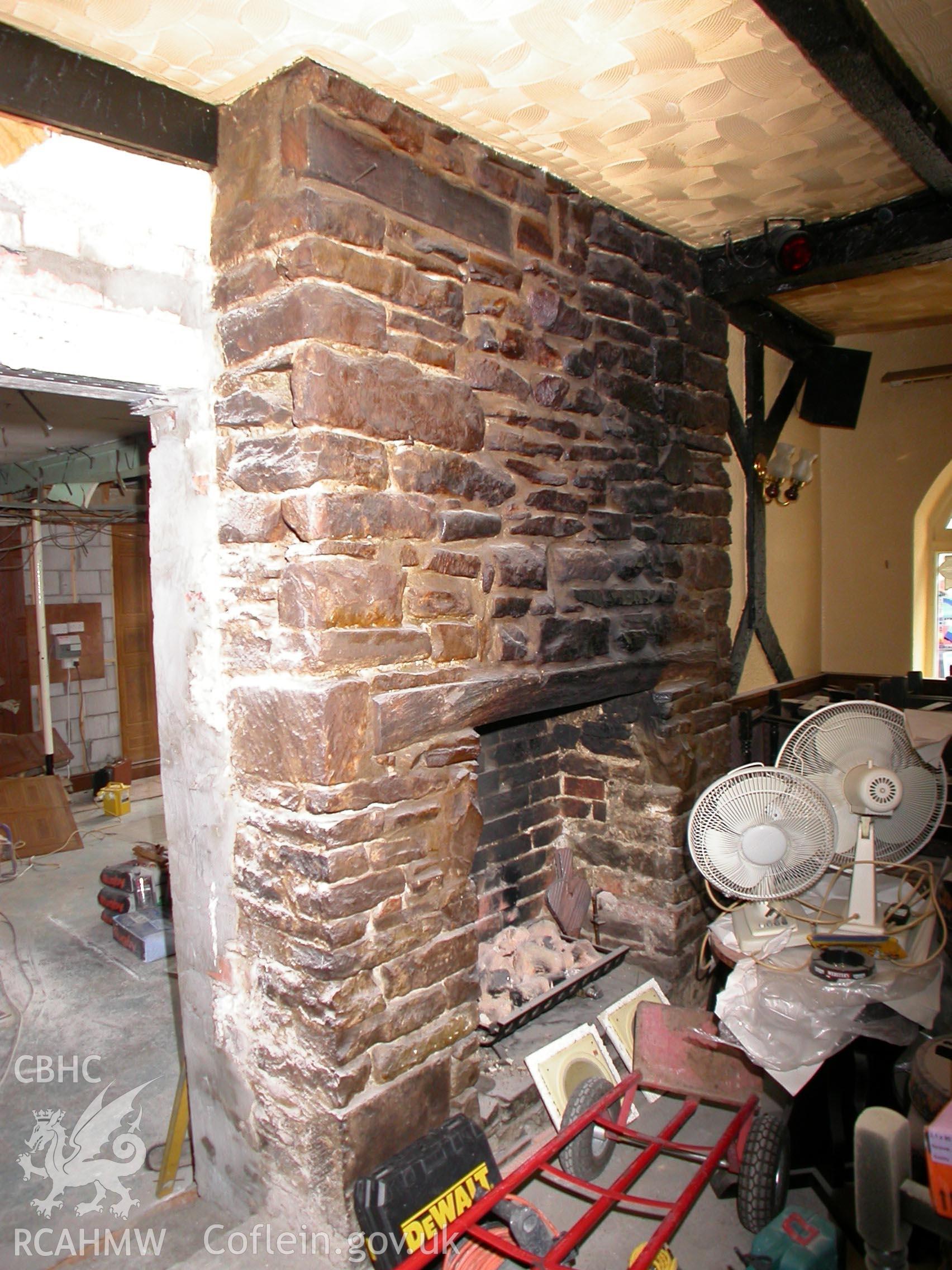 King's Head, fireplace in cross wall to right of entry.