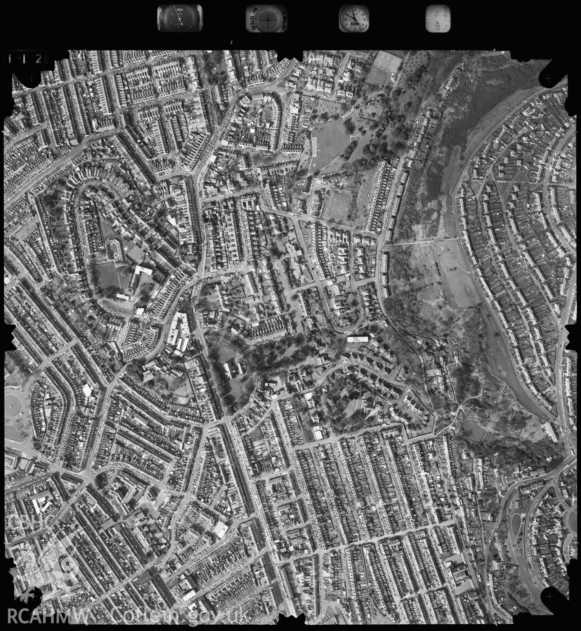 Digitized copy of an aerial photograph showing theSwansea area, taken by Ordnance Survey, 1993.