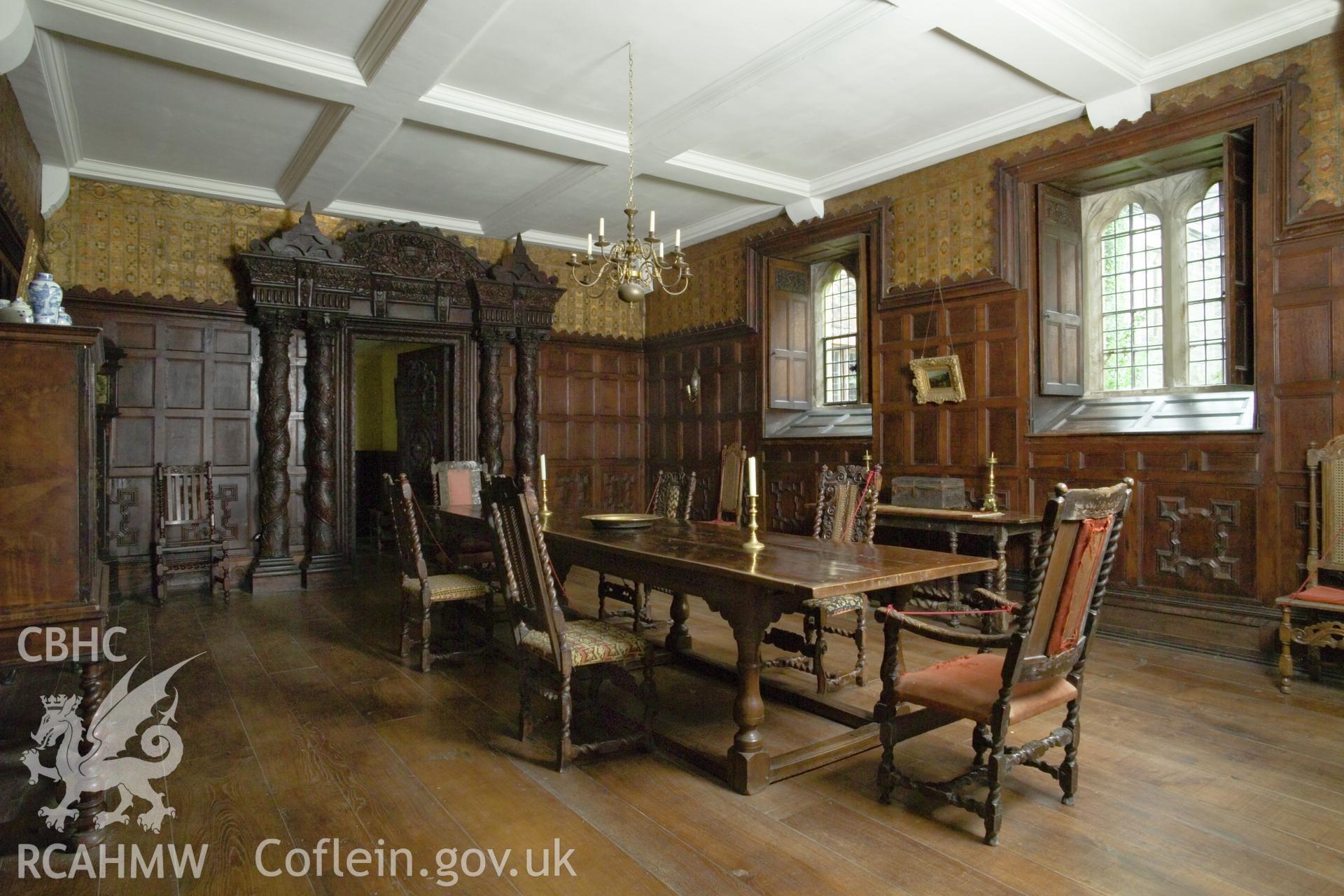 The panelled room.
