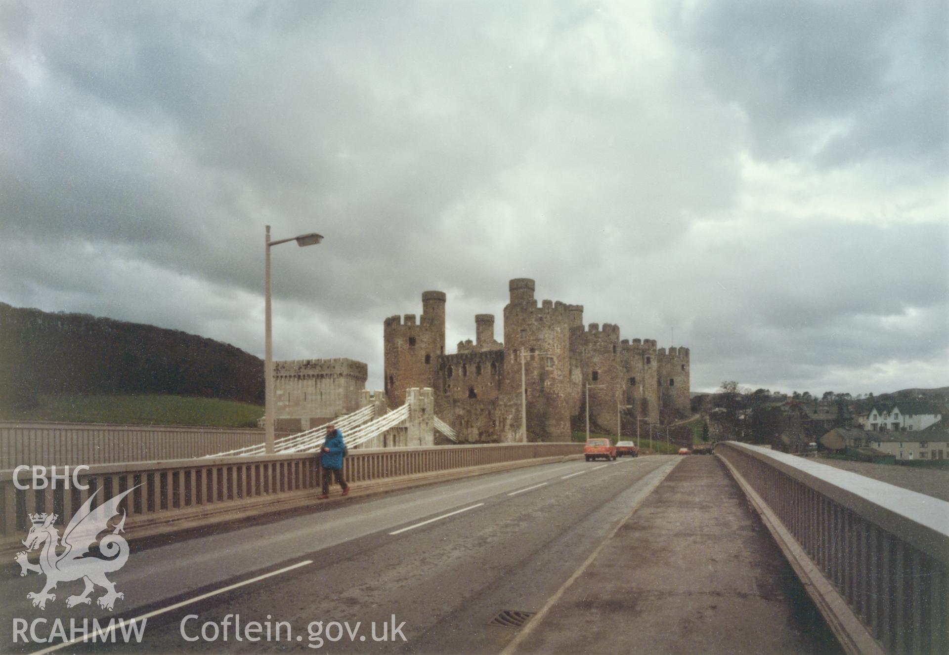 1 of a set of 27 colour prints: print showing view of Conwy castle and bridges, collated by the former Central Office of Information.