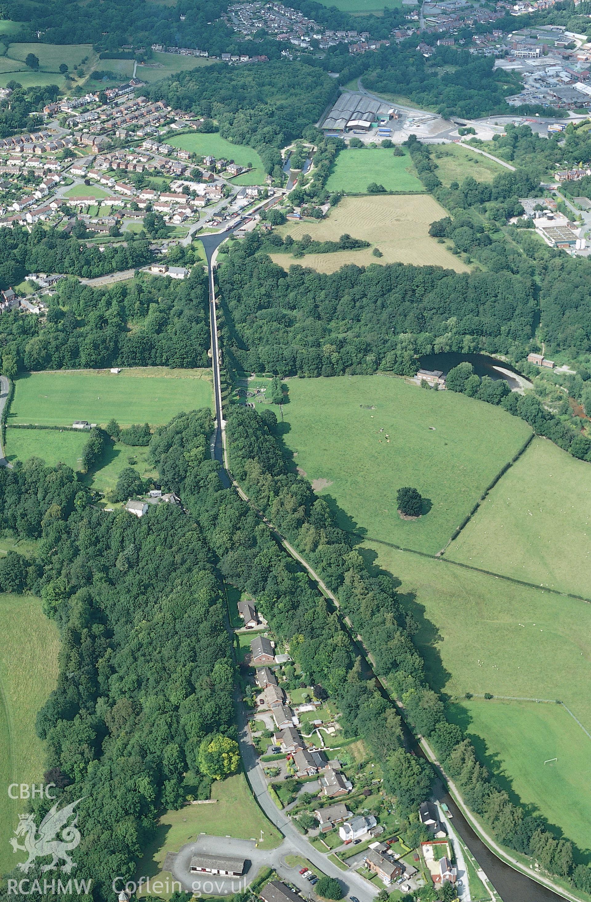 RCAHMW colour oblique aerial photograph of Pontcysyllte Aqueduct taken on 30/07/2004 by Toby Driver
