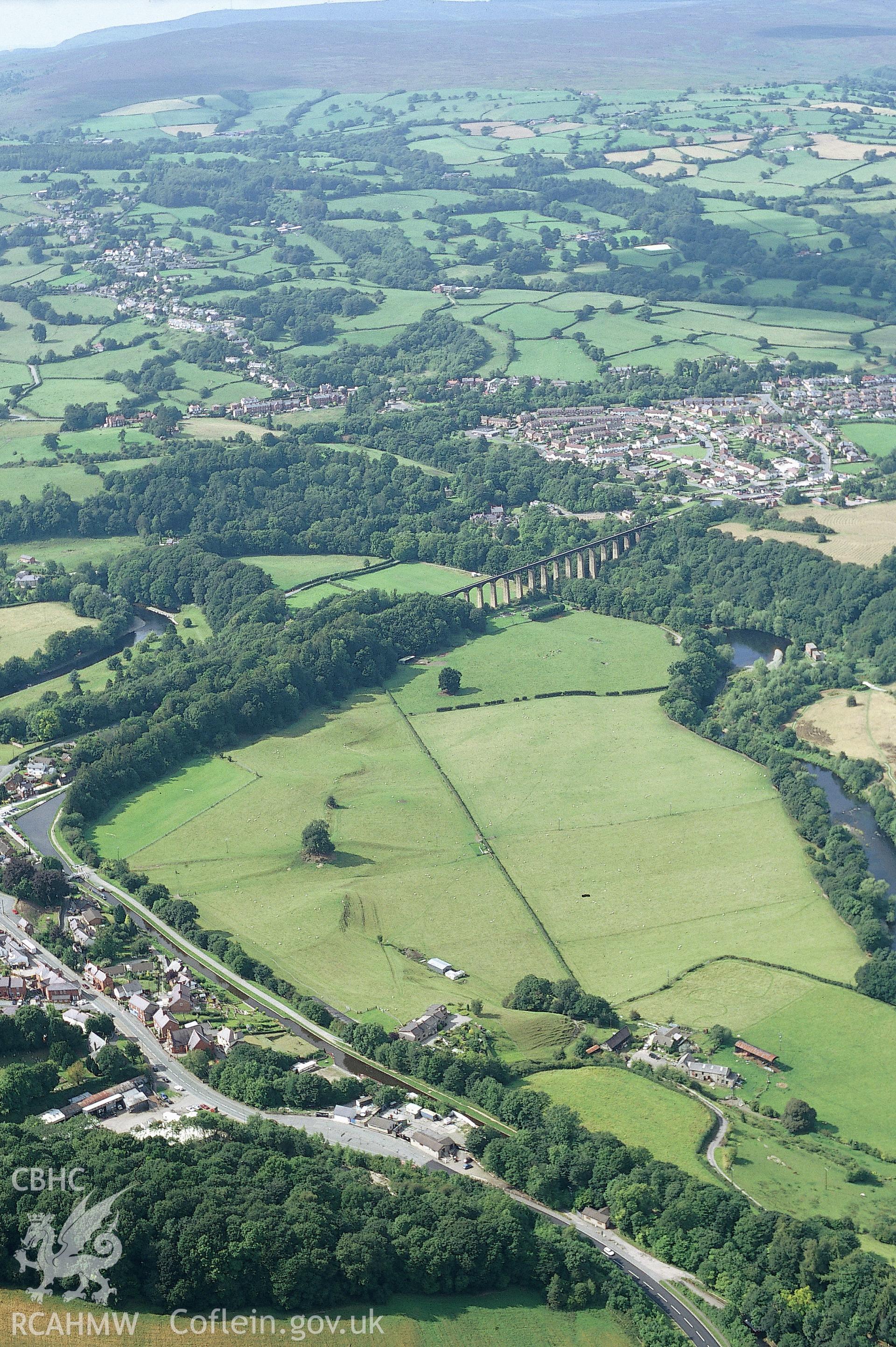 RCAHMW colour oblique aerial photograph of Pontcysyllte Aqueduct taken on 30/07/2004 by Toby Driver