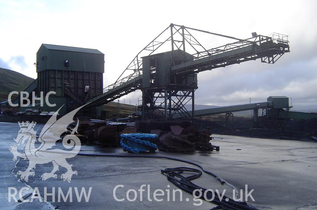 500t run-of-mine bunker and overspill at Tower Coal Preparation Plant, taken by Brian Malaws on 10 January 2008.