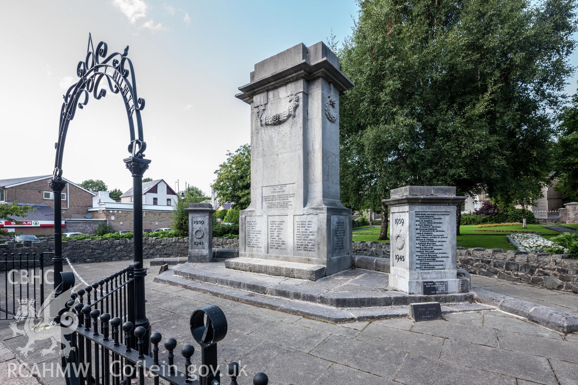 Cenotaph with flanking World War 2 memorials and entrance from the southeast
