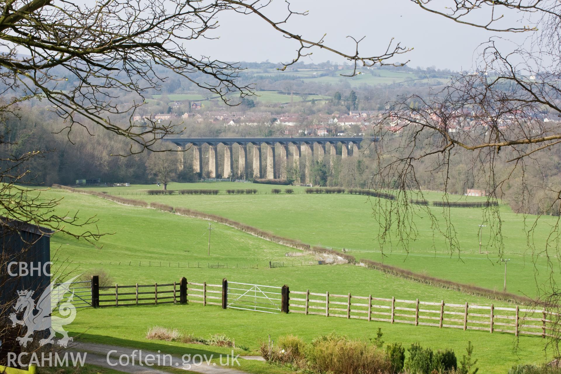 Distant view of the Pontcysyllte aqueduct from the southeast.