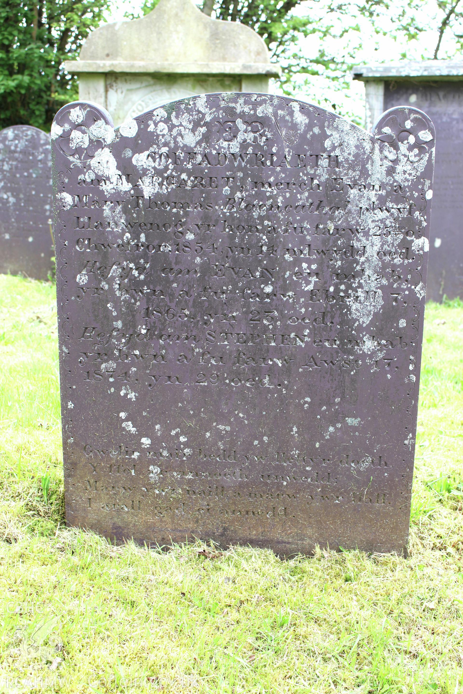 Gravestone of Margaret, Evan & Stephen Thomas