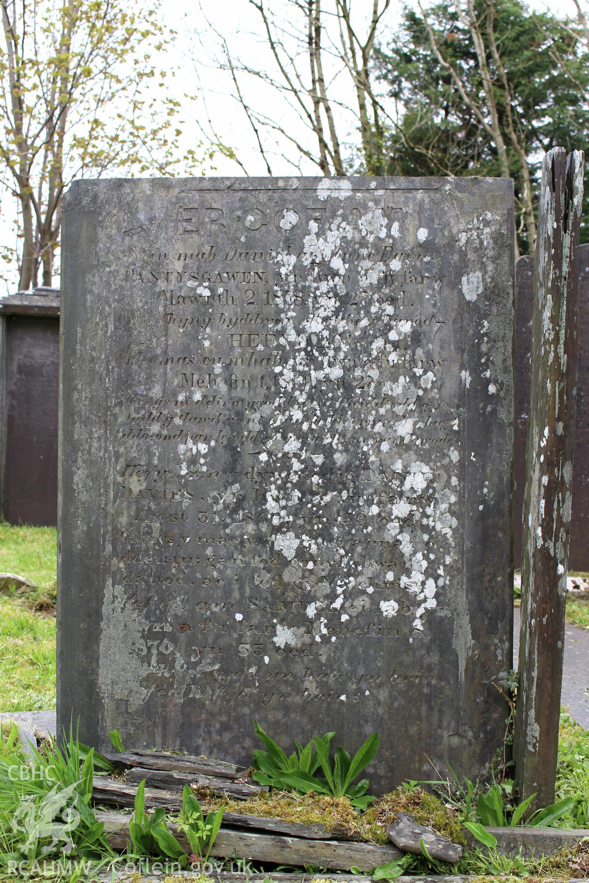 Gravestone of John Thomas & Daniel & Samuel Davies