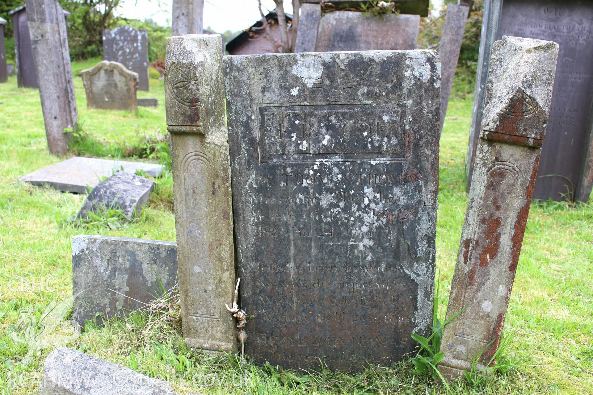 Gravestone of Thomas & John Thomas