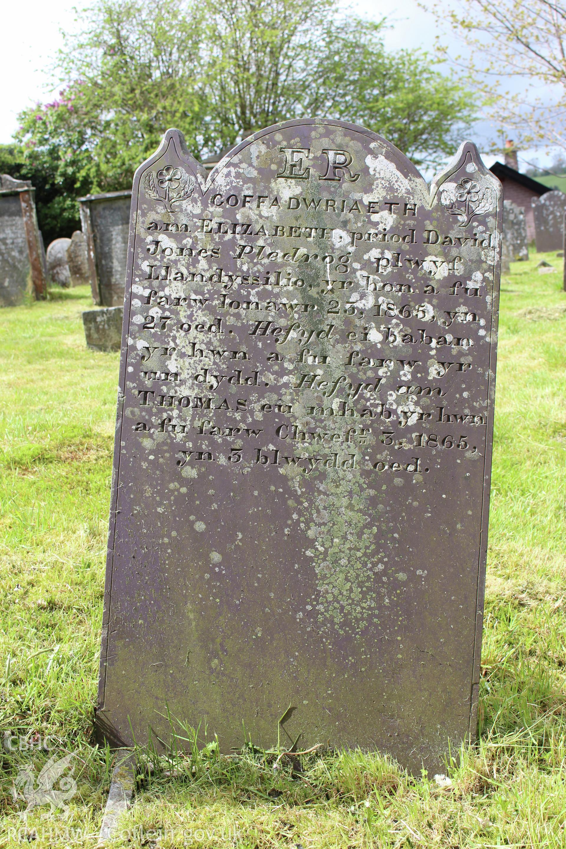 Gravestone of Elizabeth, baban & Thomas Jones