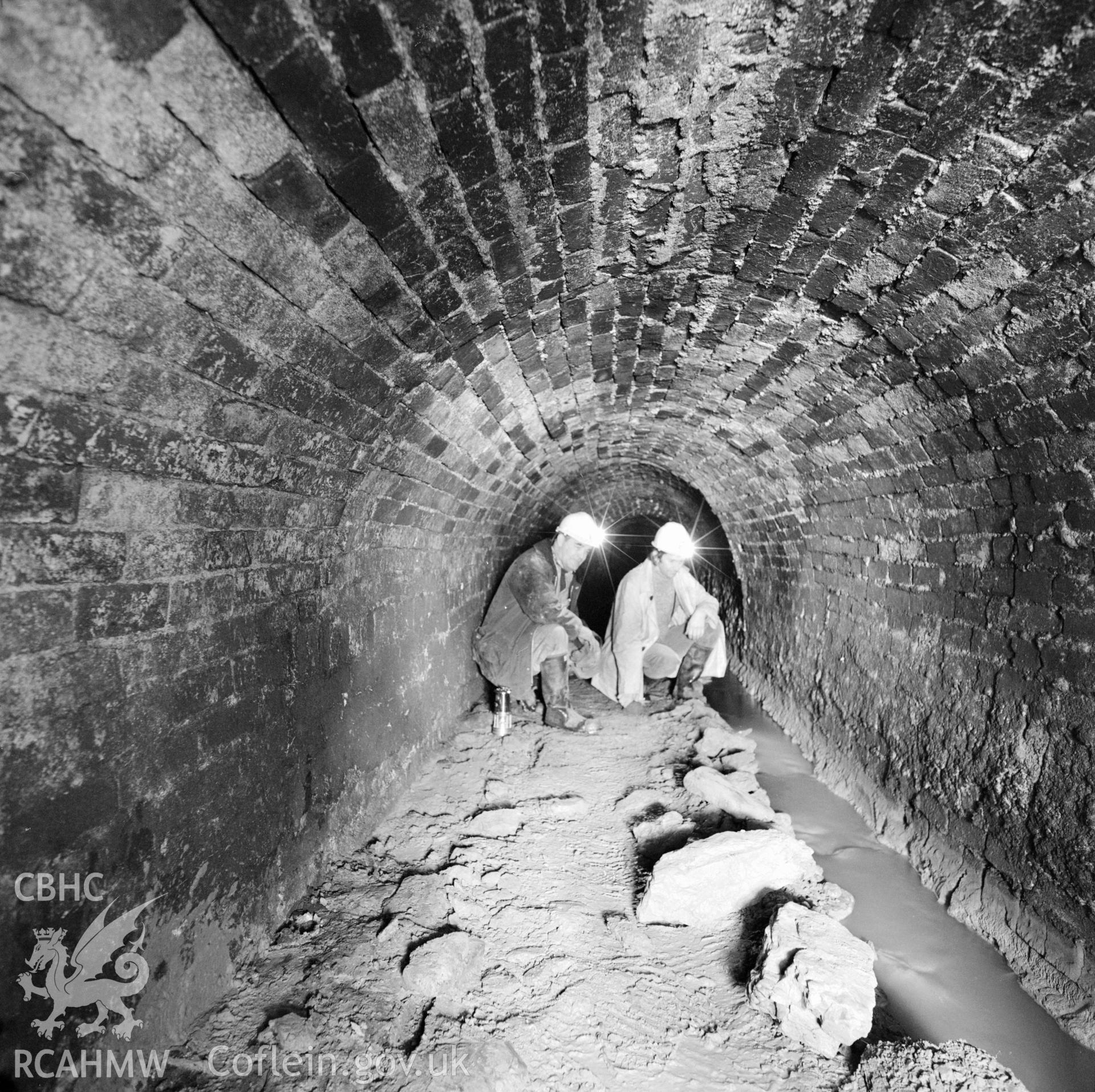 Workmen in old 19th Century workings in Coity Pits (Cornwell ref:2100). NA/MM/91/121e