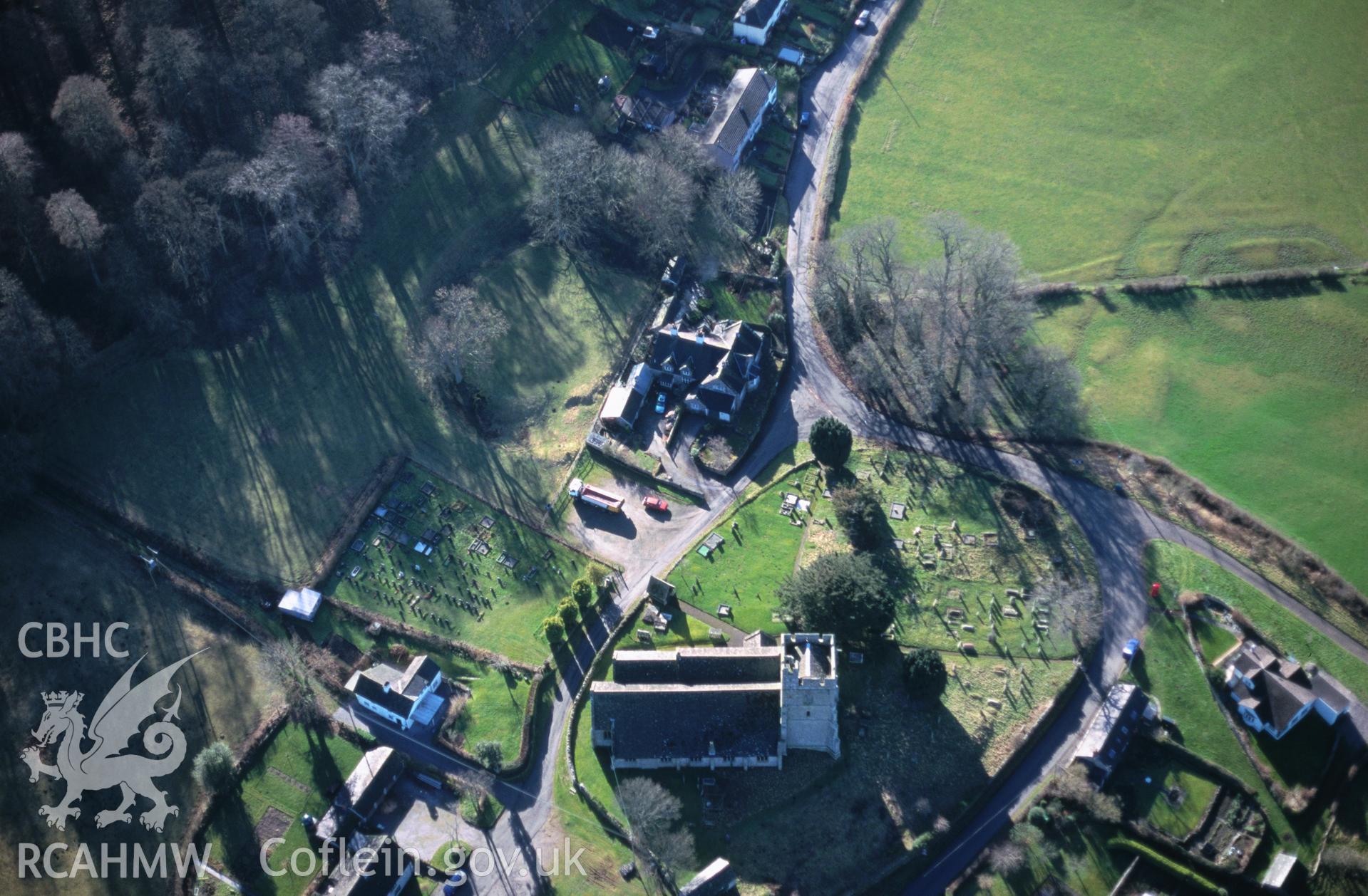 Slide of RCAHMW colour oblique aerial photograph of Old Radnor Castle;old Radnor, Enclosure, taken by T.G. Driver, 16/2/2001.