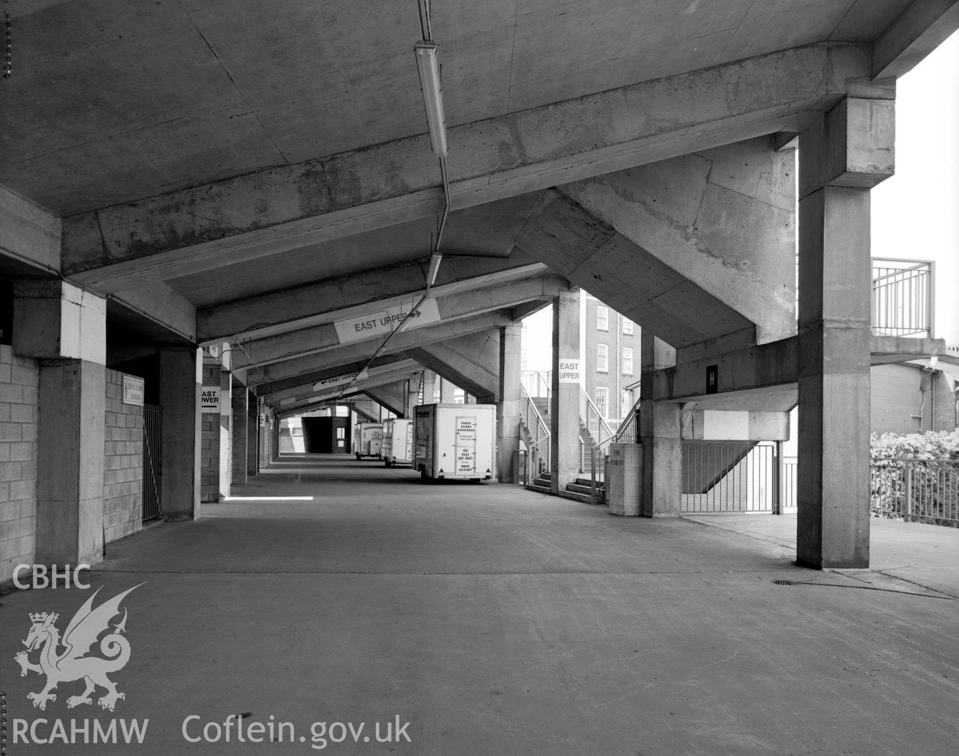 Concrete support for East Terrace  NA/GL/99/024