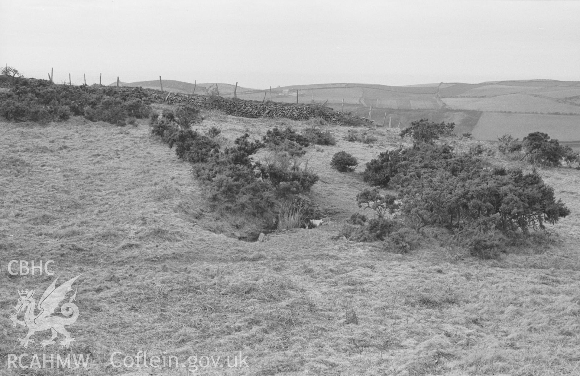 Black and White photograph showing Caer Penrhos, Llanrhystyd. Photographed by Arthur Chater in April 1963 from Grid Reference SN 552 695.