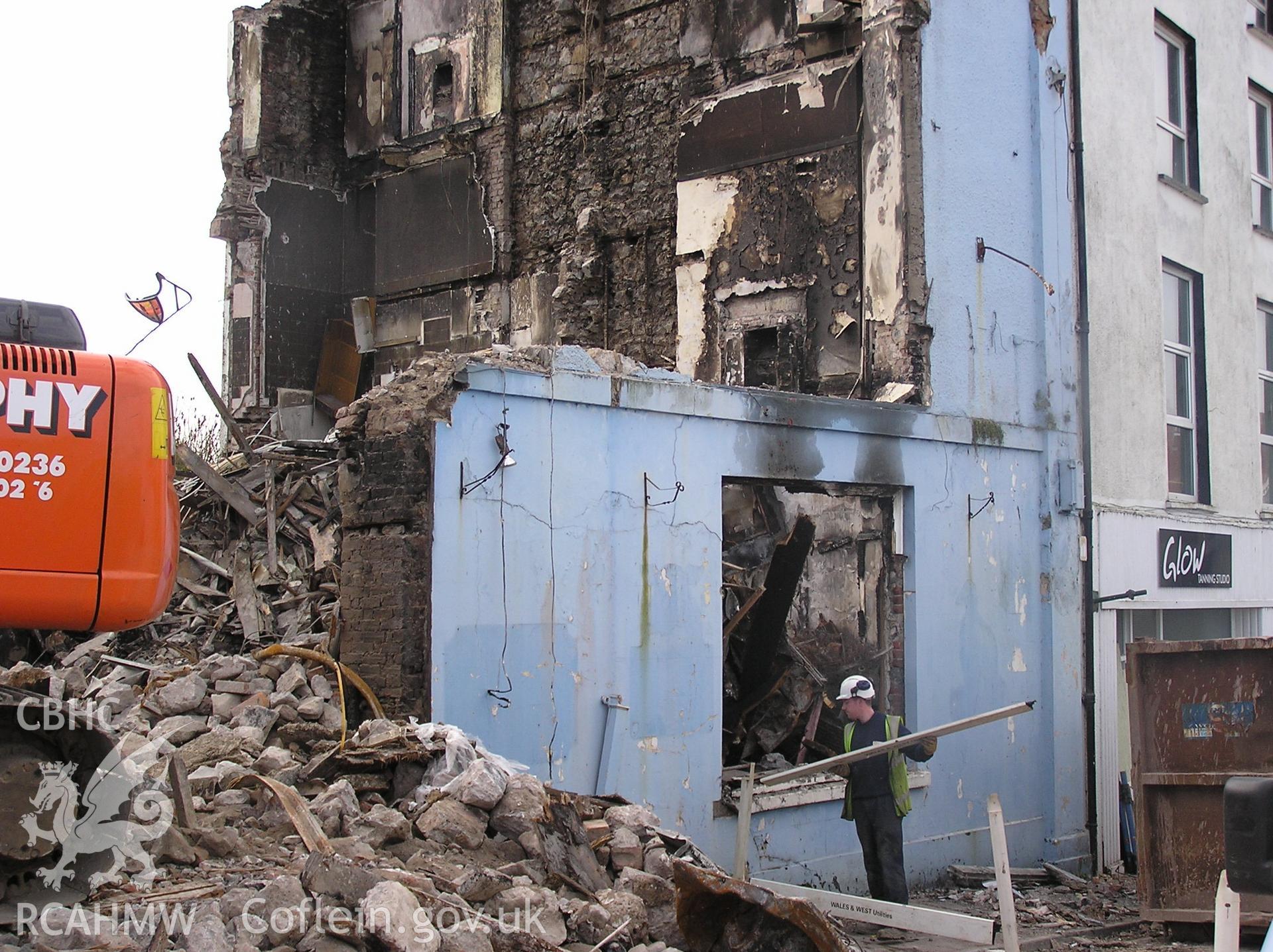 Colour digital photograph showing the Royal Gatehouse Hotel being demolished.