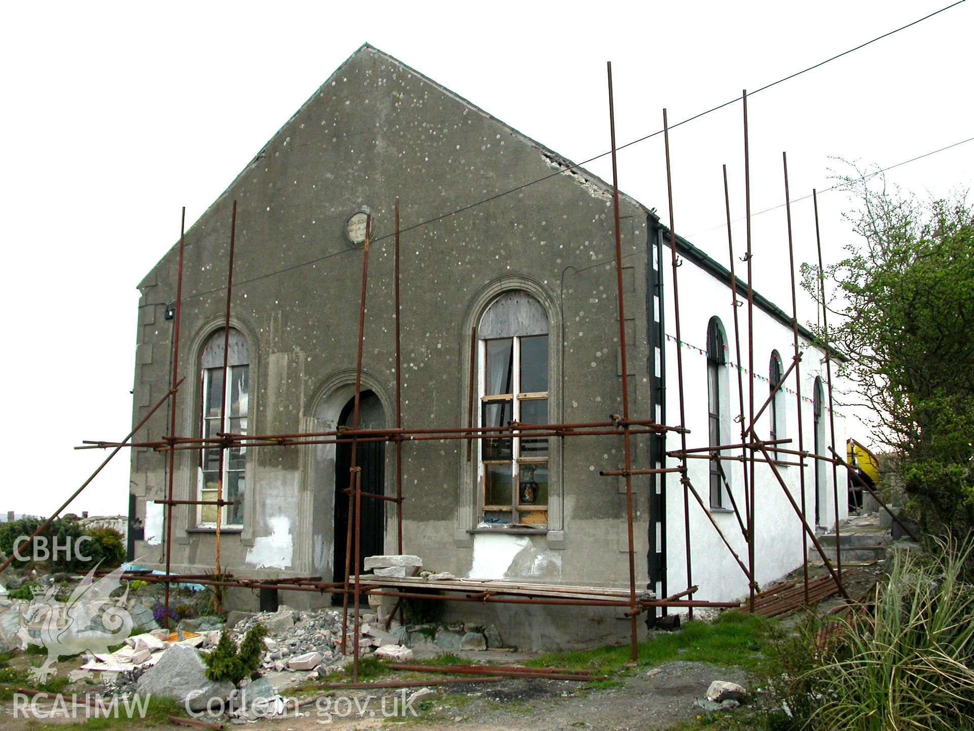 Chapel front and right-hand facades