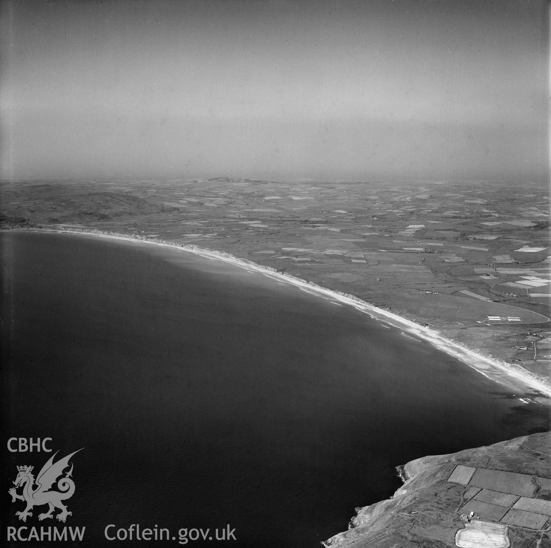 View showing Llyn Peninsular landscape: Hells' Mouth beach