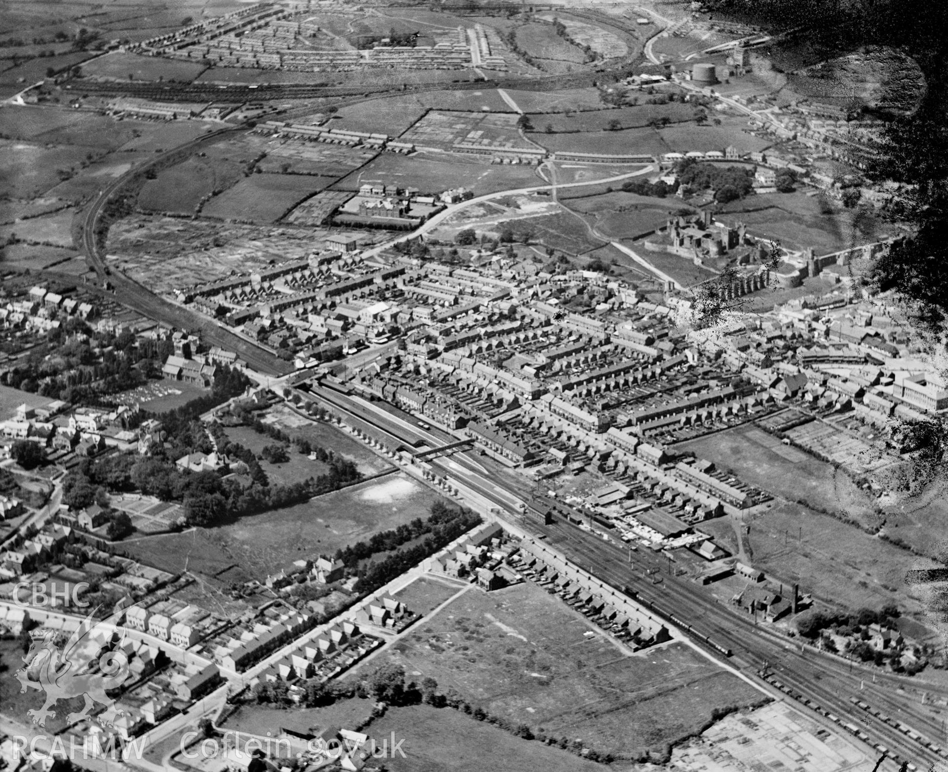 General view of Caerphilly, oblique aerial view. 5?x4? black and white glass plate negative.