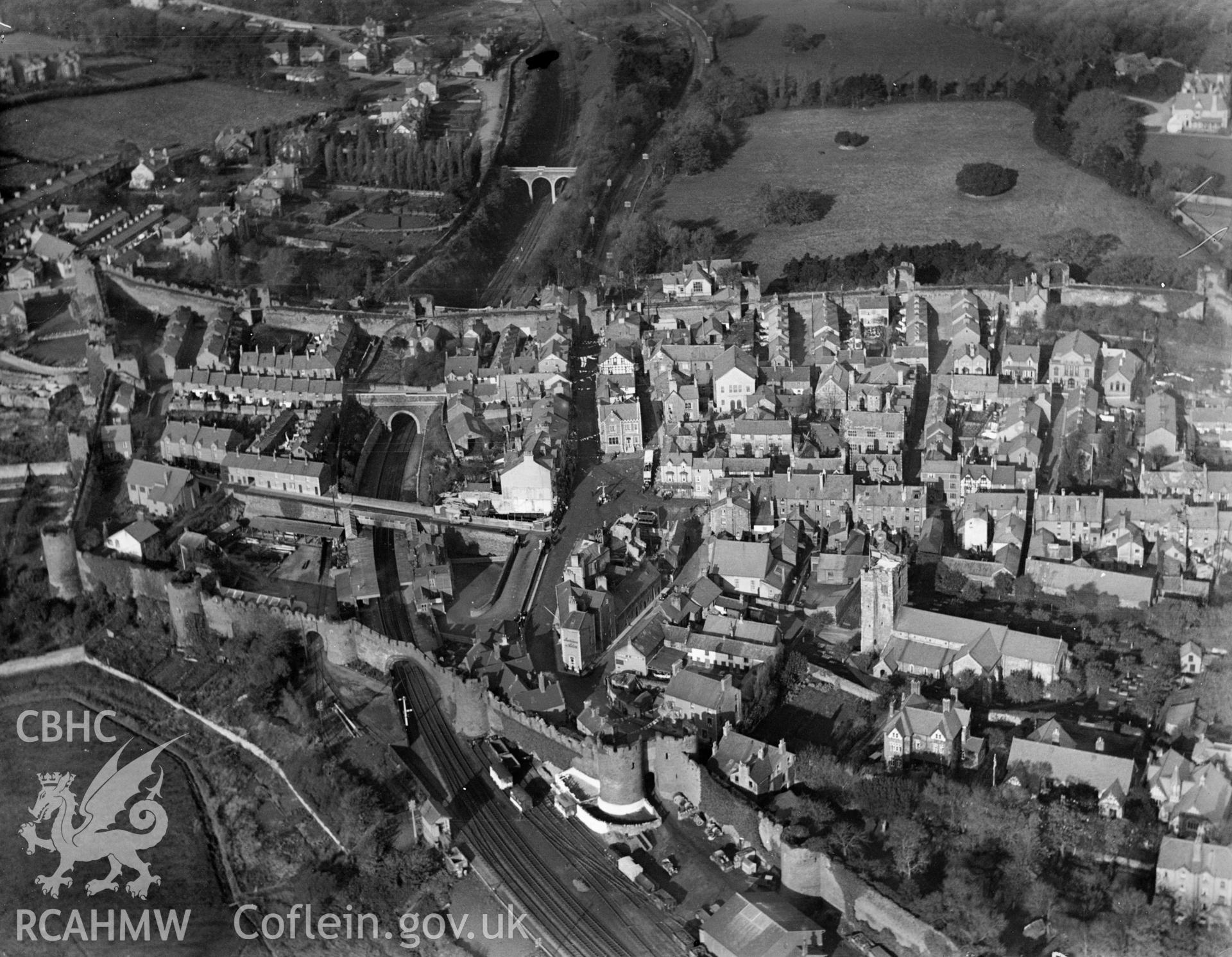 General view of Conwy, oblique aerial view. 5?x4? black and white glass plate negative.