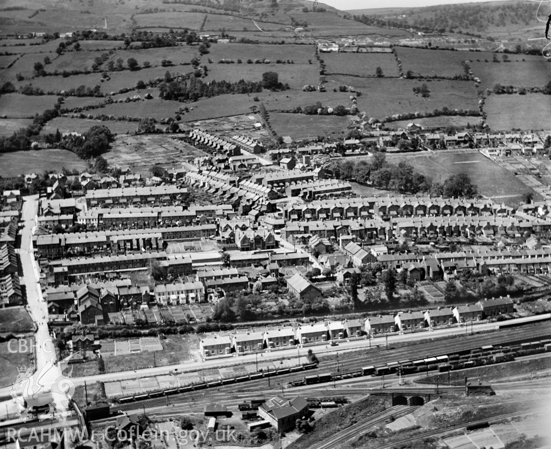 General view of Griffithstown, oblique aerial view. 5?x4? black and white glass plate negative.
