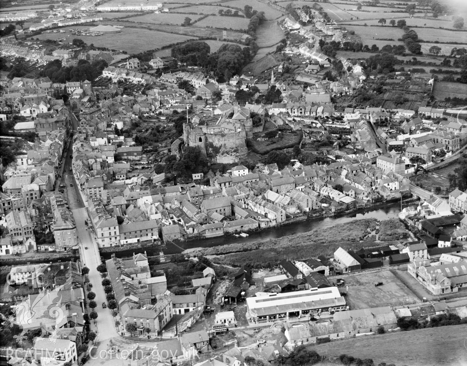 General view of Haverfordwest, oblique aerial view. 5?x4? black and white glass plate negative.