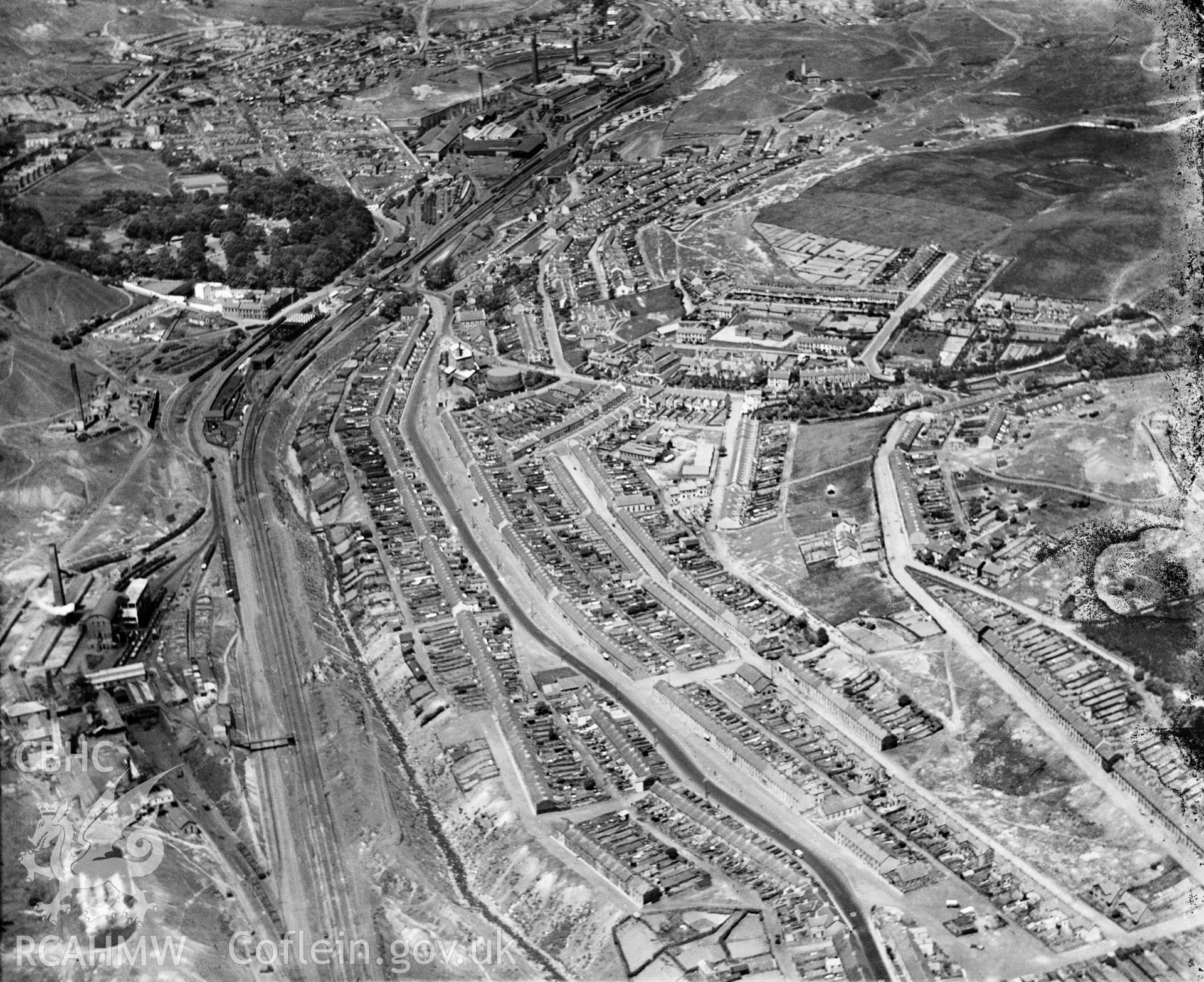 General view of Tredegar, oblique aerial view. 5?x4? black and white glass plate negative.