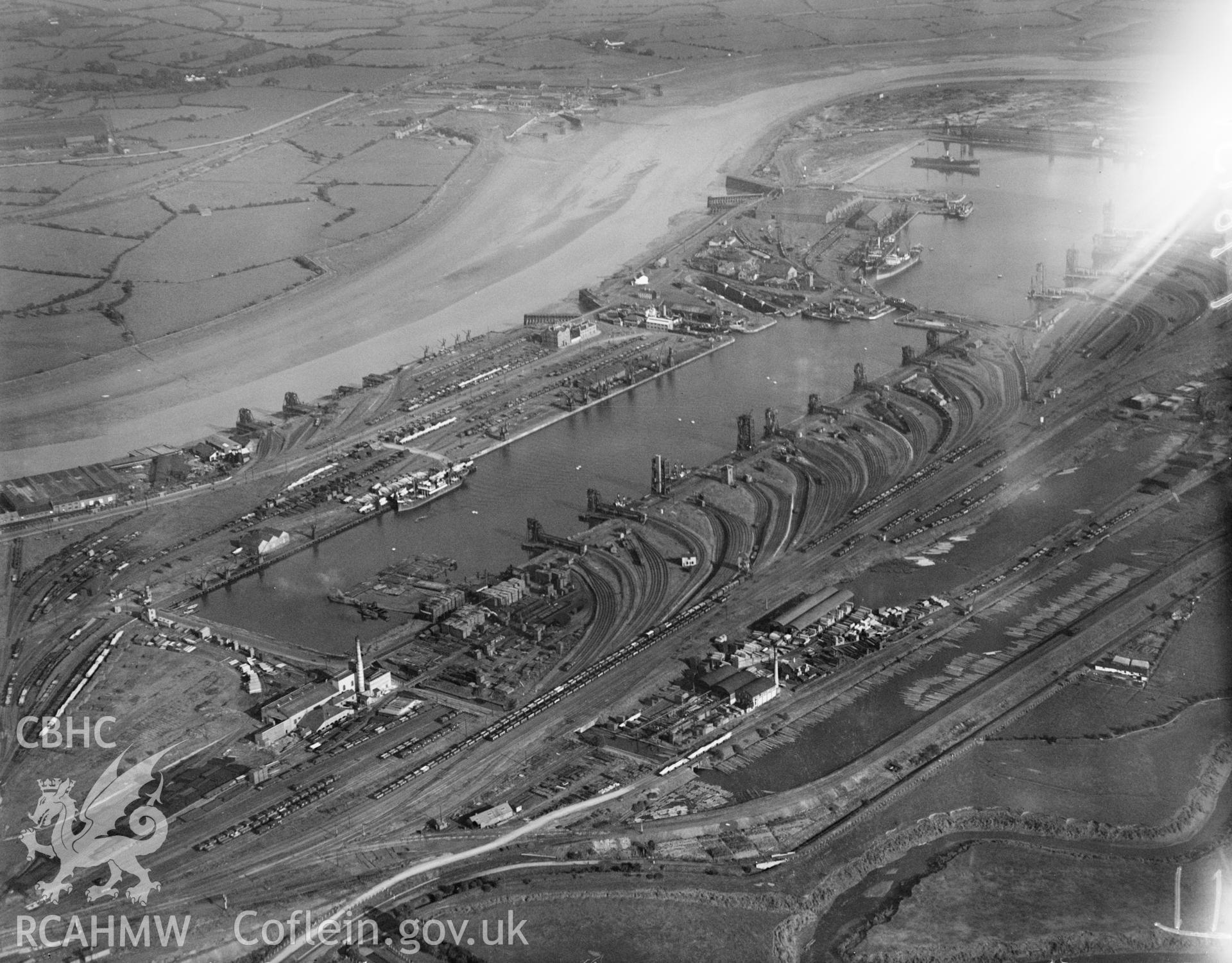 General view of Docks, oblique aerial view. 5?x4? black and white glass plate negative.