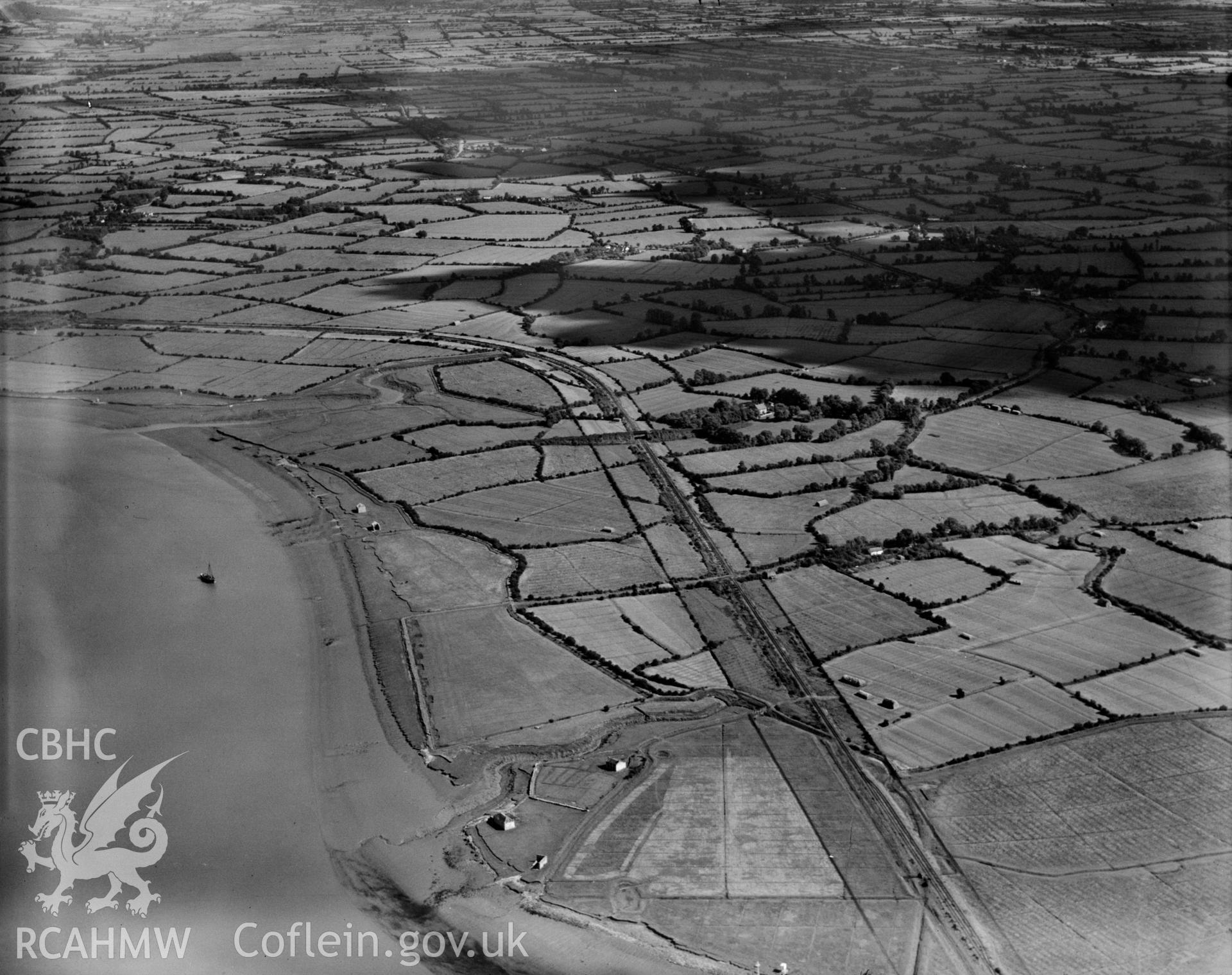 View showing area near Nash, Newport, oblique aerial view. 5?x4? black and white glass plate negative.
