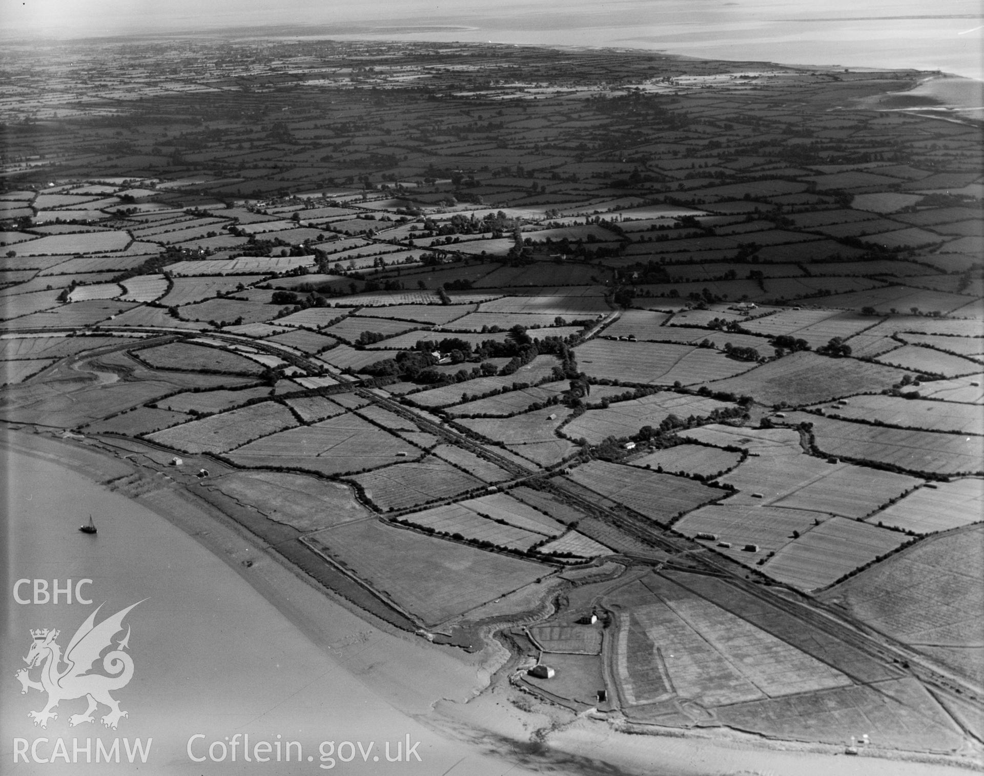 View showing area near Nash, Newport, oblique aerial view. 5?x4? black and white glass plate negative.