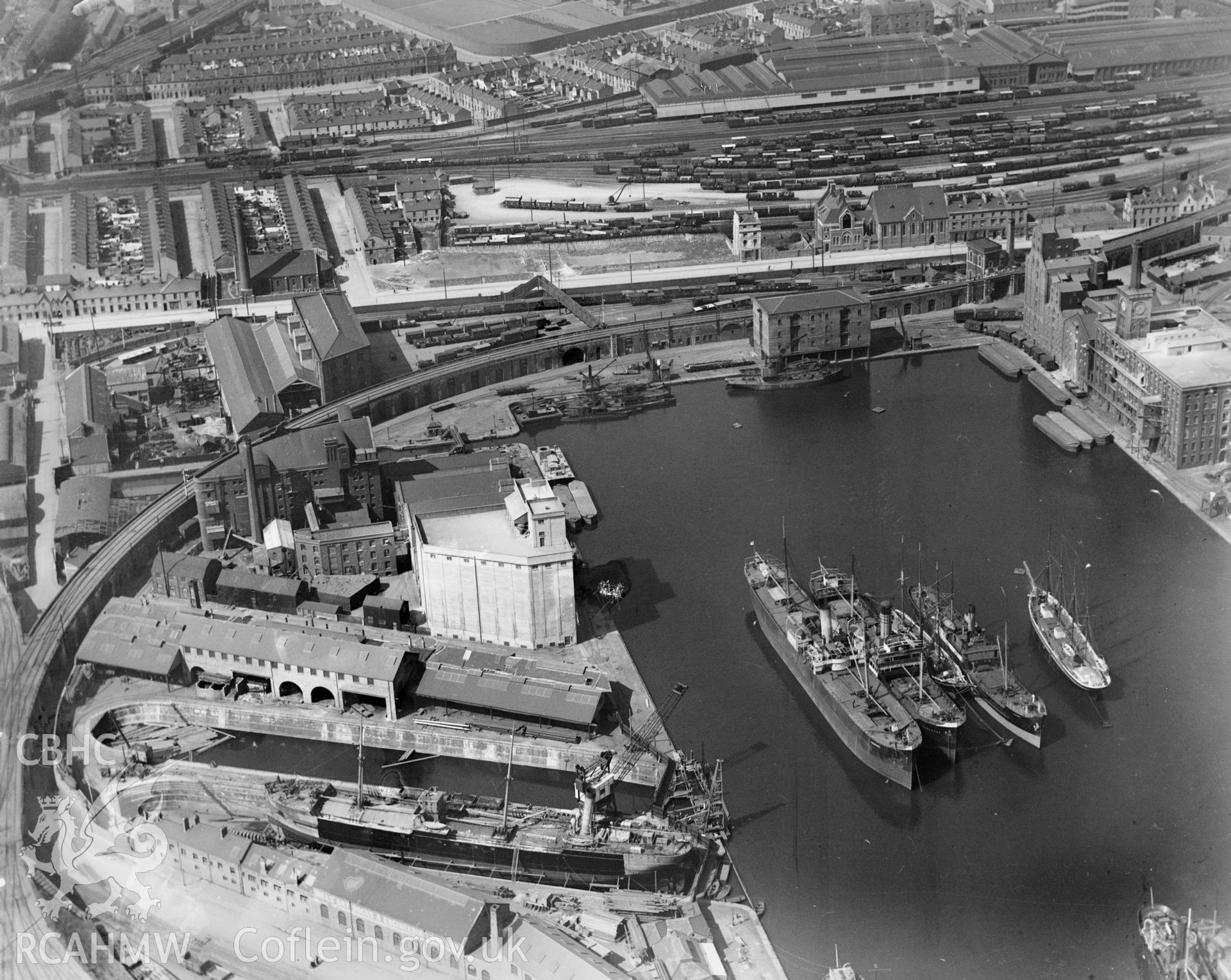 View of Bute East dock, Cardiff and surrounding area, oblique aerial view. 5?x4? black and white glass plate negative.