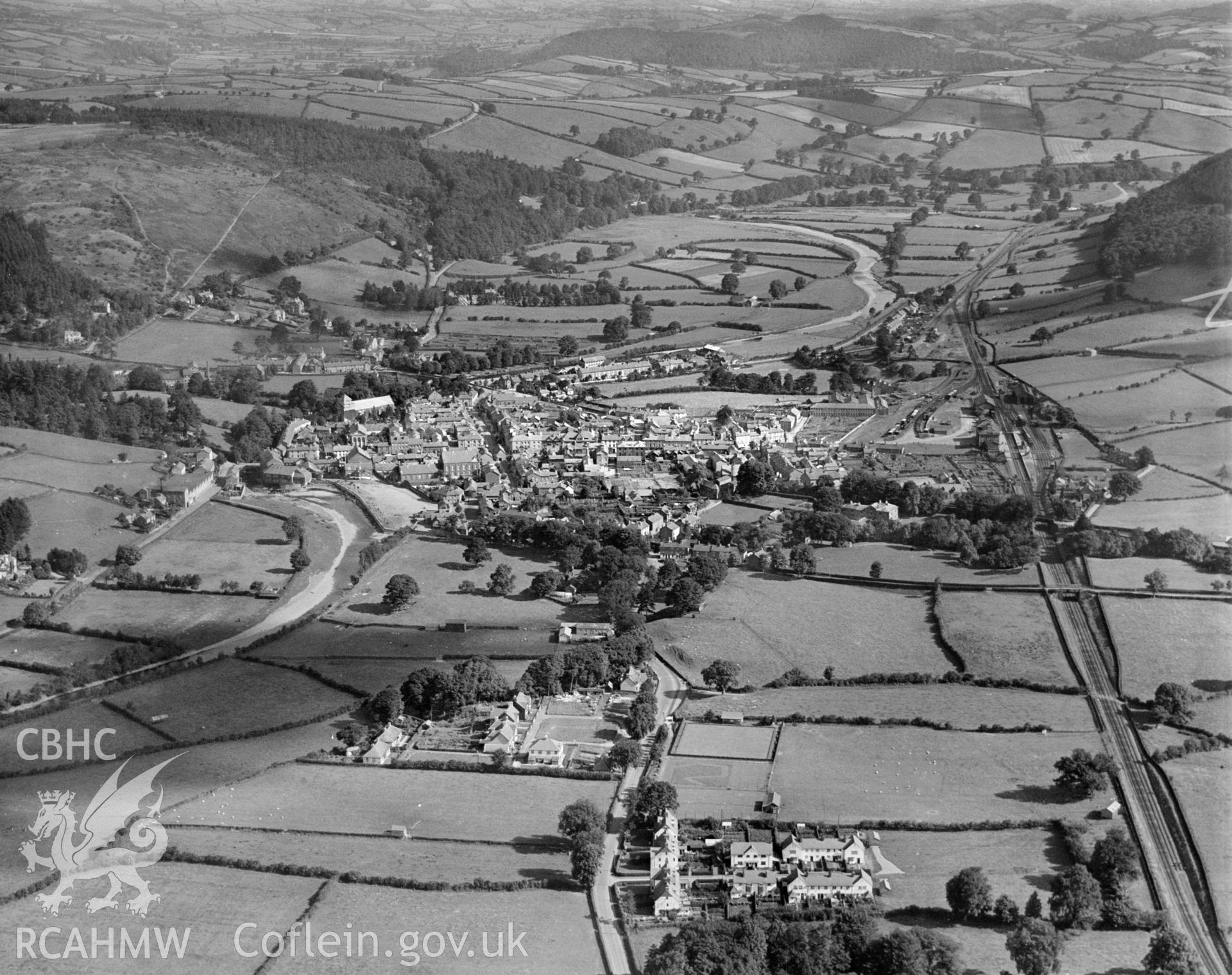 General view of Llanidloes, oblique aerial view. 5?x4? black and white glass plate negative.