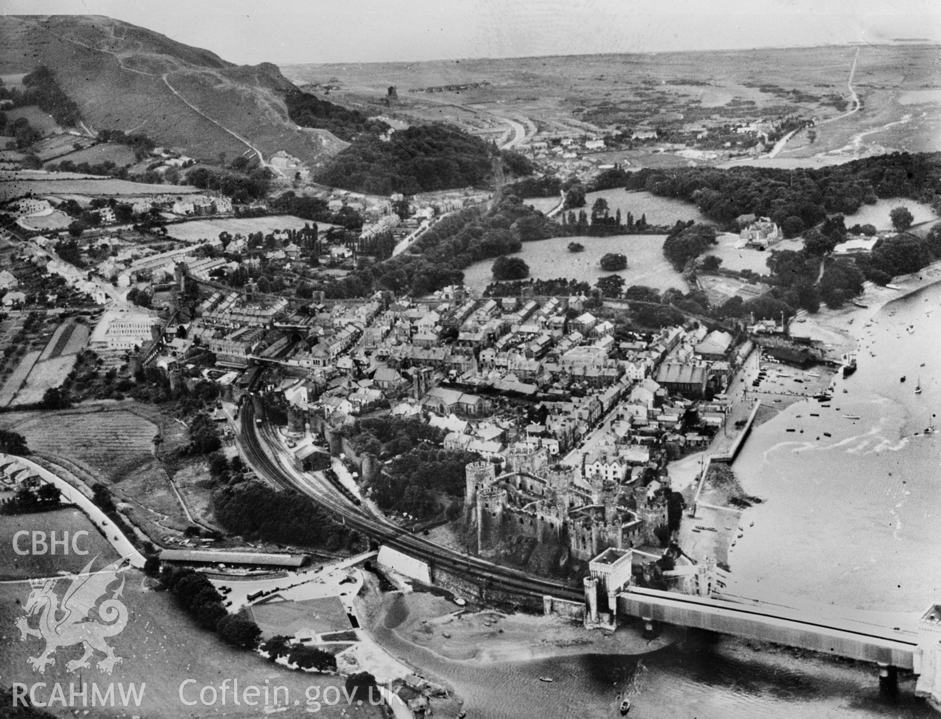 View of Conwy, oblique aerial view. 5?x4? black and white glass plate negative.