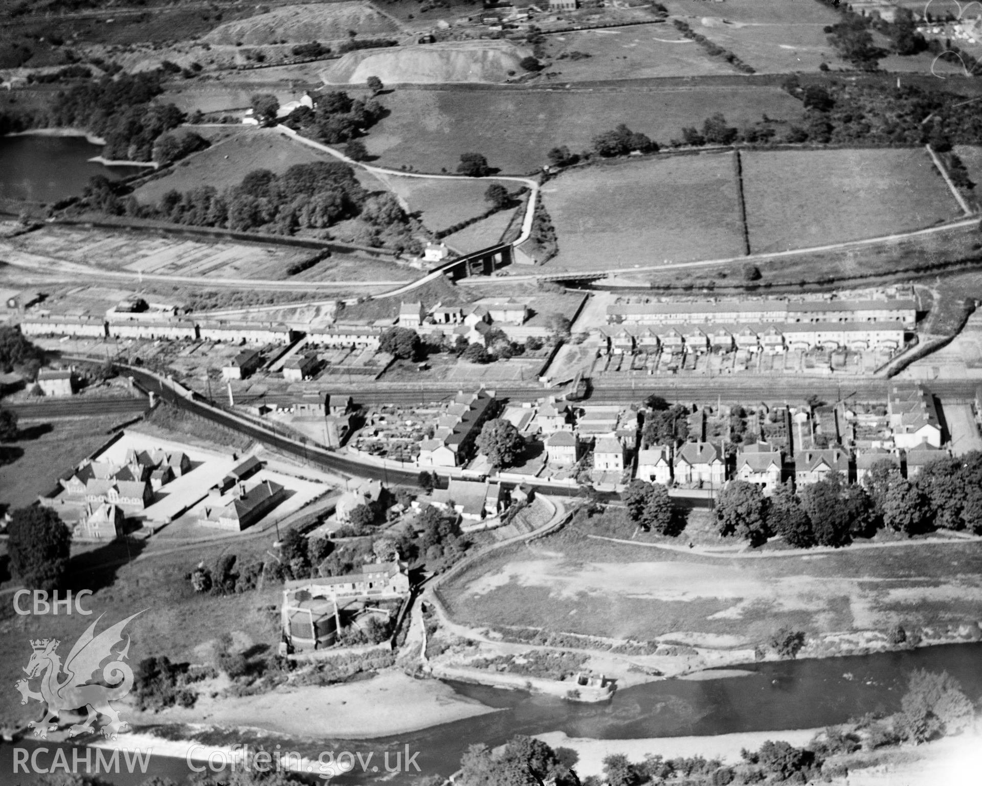 General view of Taffs Well, oblique aerial view. 5?x4? black and white glass plate negative.