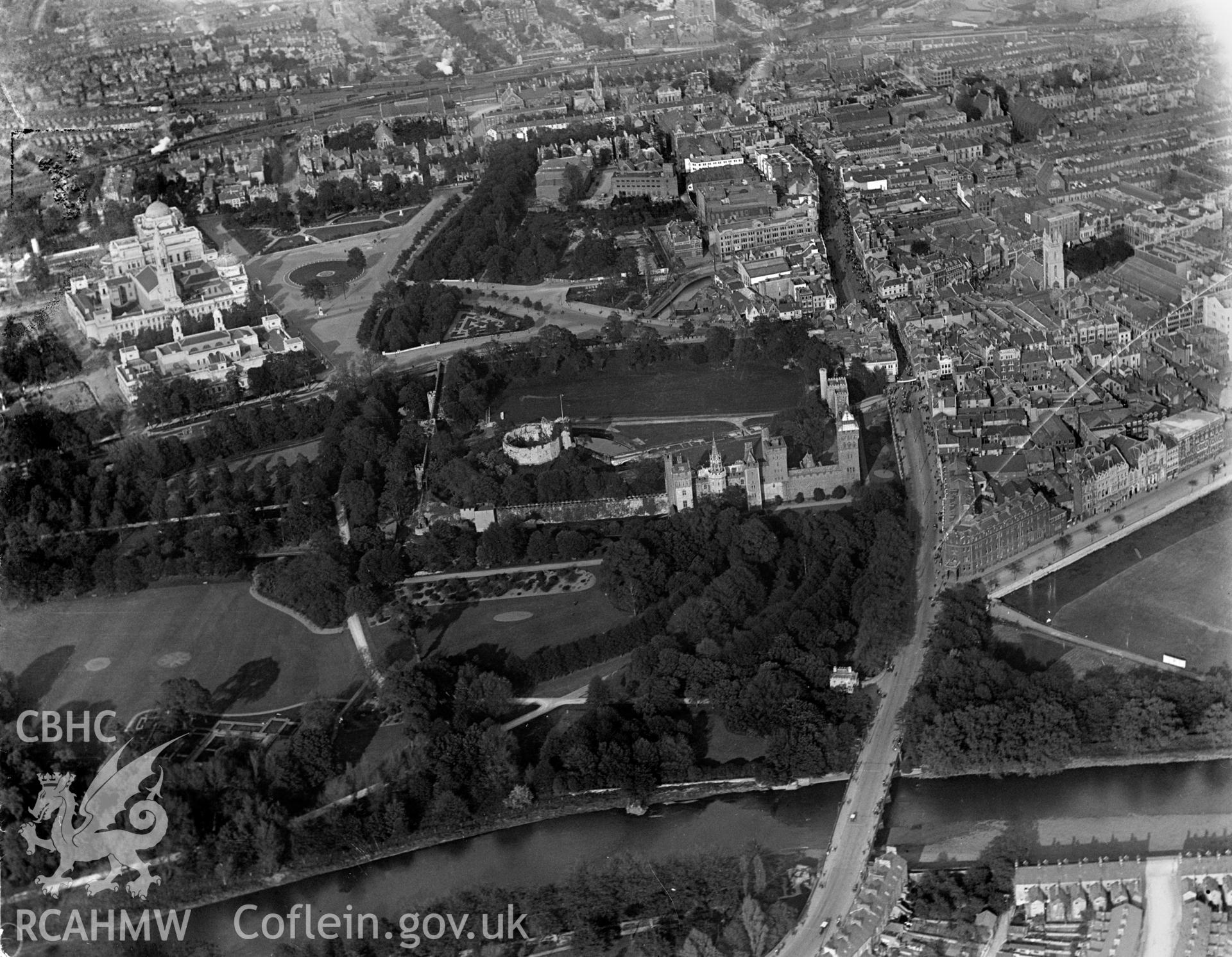 View of Cardiff showing castle, oblique aerial view. 5?x4? black and white glass plate negative.