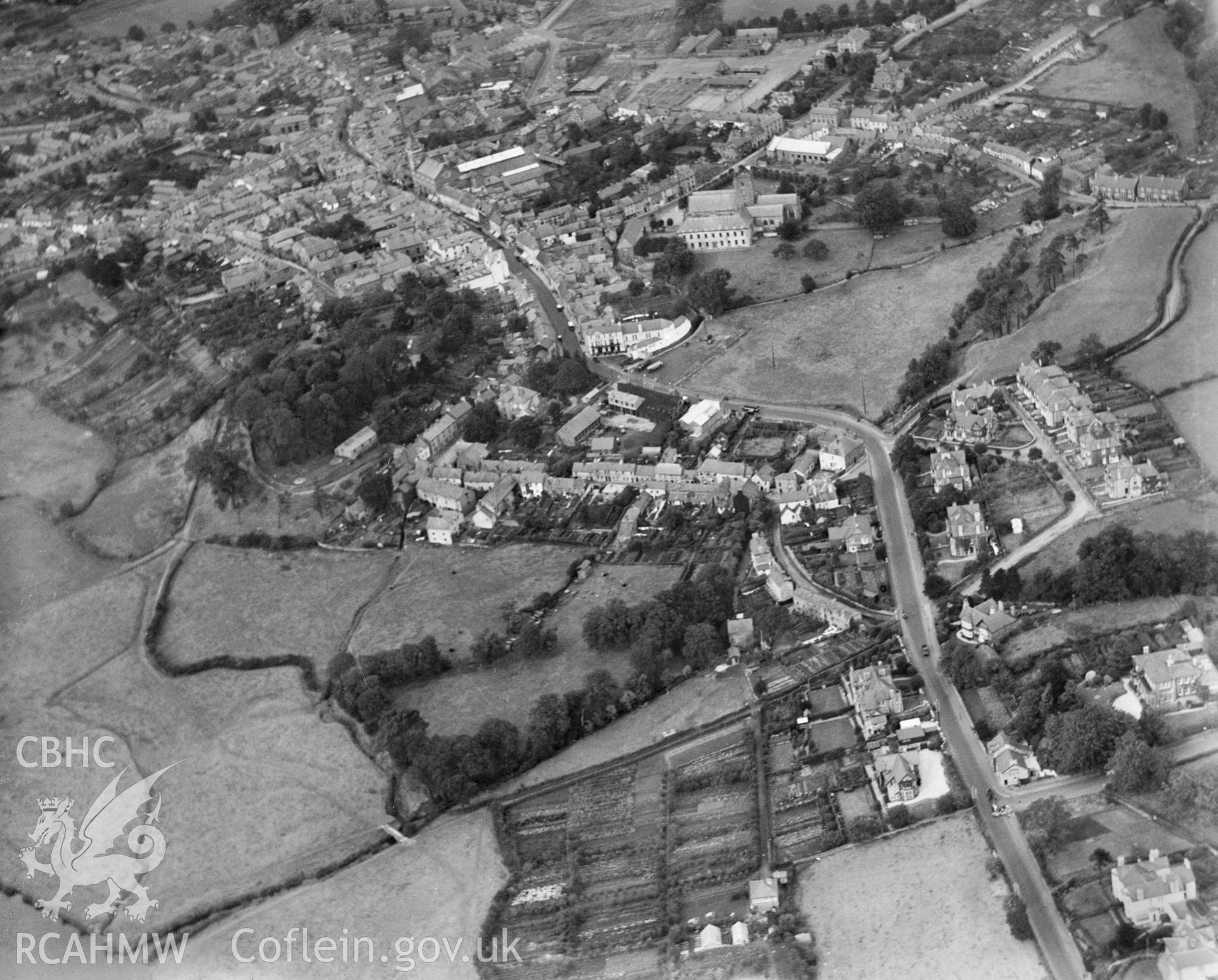 General view of Abergavenny, oblique aerial view. 5?x4? black and white glass plate negative.