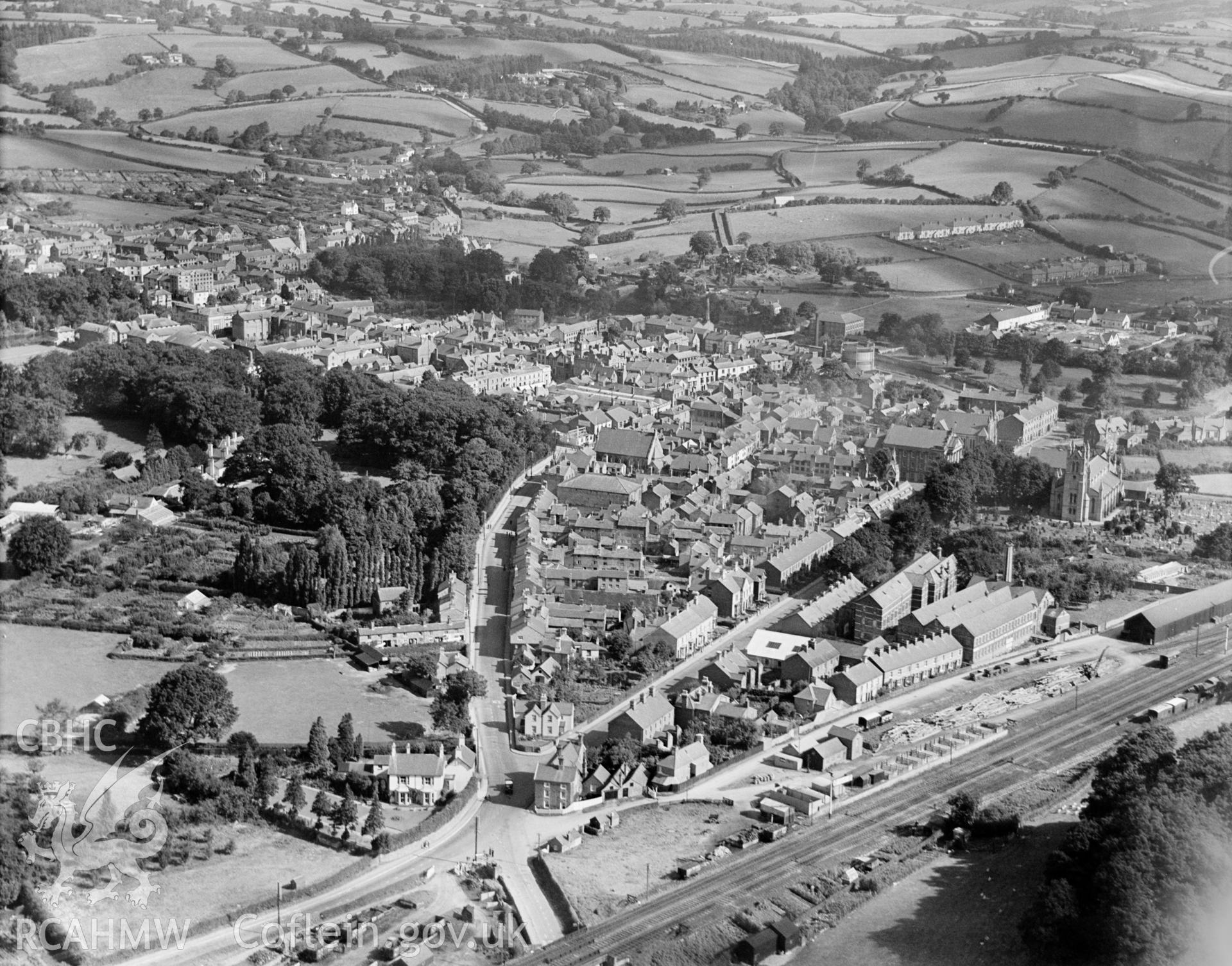 General view of Newtown, oblique aerial view. 5?x4? black and white glass plate negative.