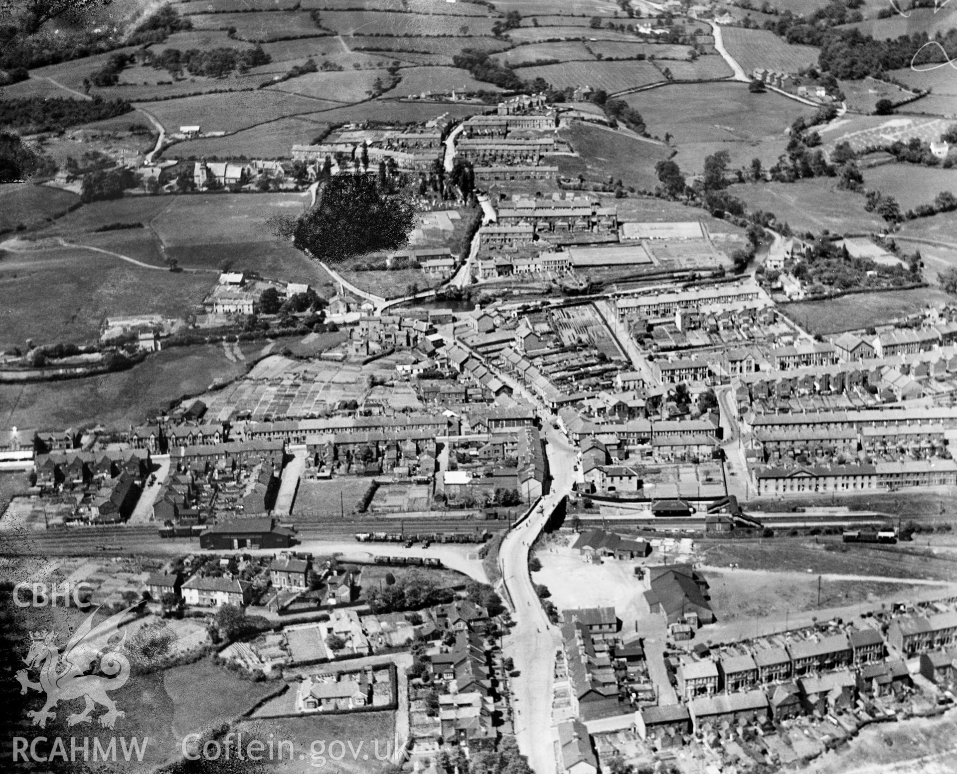 General view of Pontnewydd, oblique aerial view. 5?x4? black and white glass plate negative.