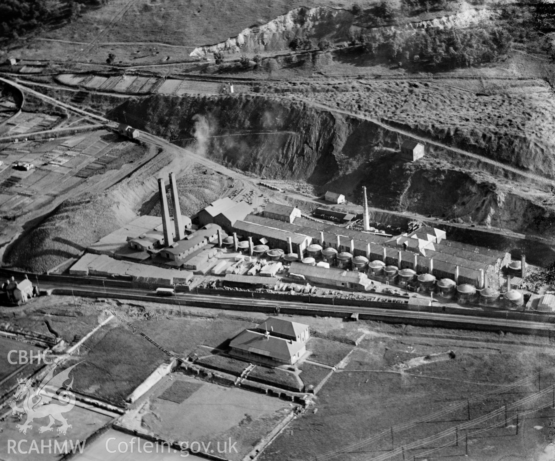 View of Powell Duffryn Steam Coal Co. (Britannia), Pengam, oblique aerial view. 5?x4? black and white glass plate negative.
