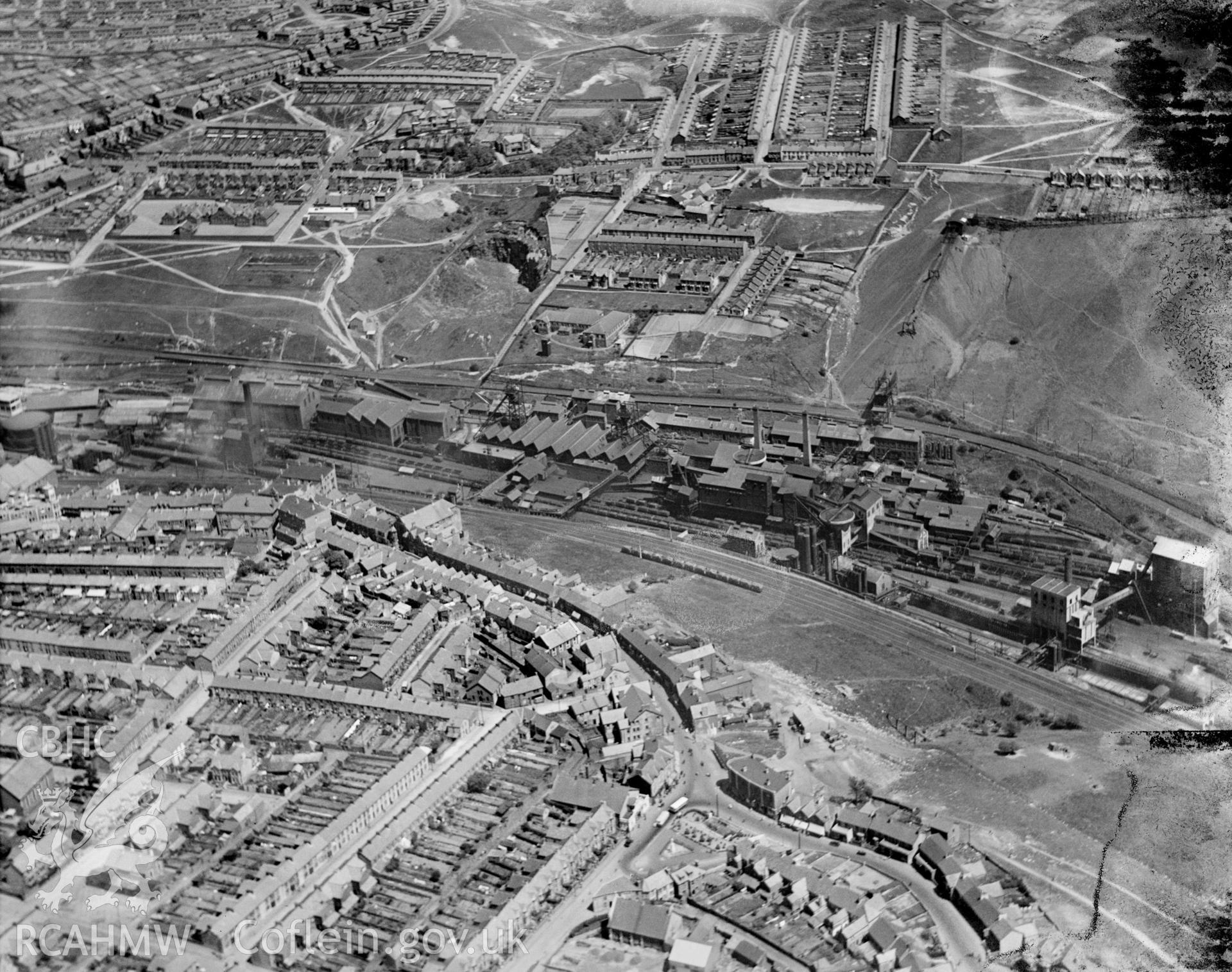 View of Aberbargoed and Bargoed with Bargoed Colliery in the centre,  oblique aerial view. 5?x4? black and white glass plate negative.