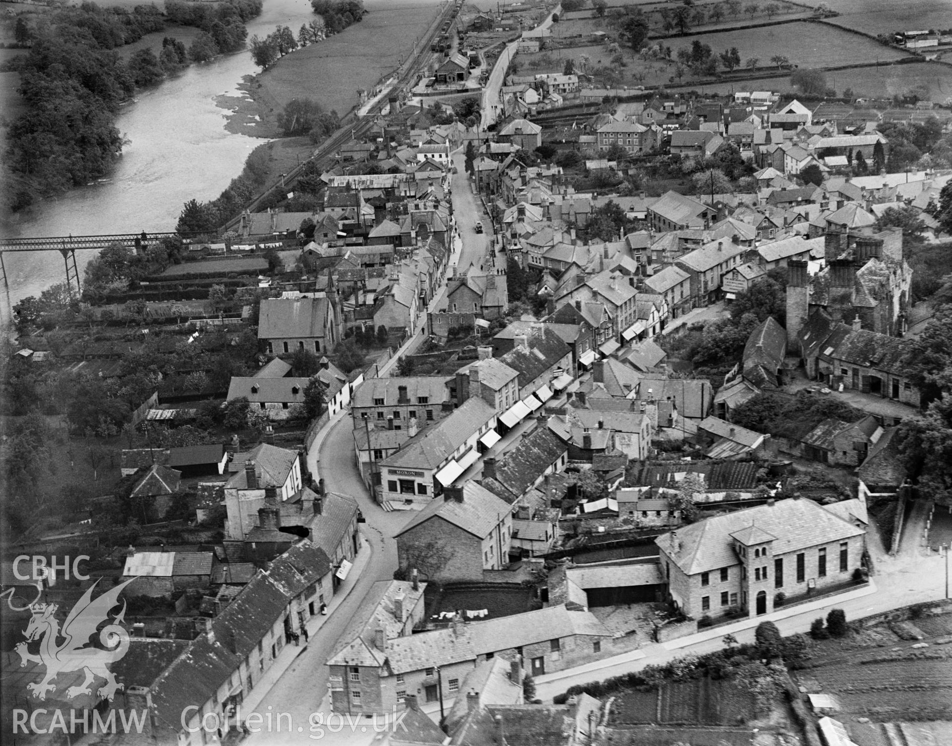 General view of Hay-on-Wye, oblique aerial view. 5?x4? black and white glass plate negative.