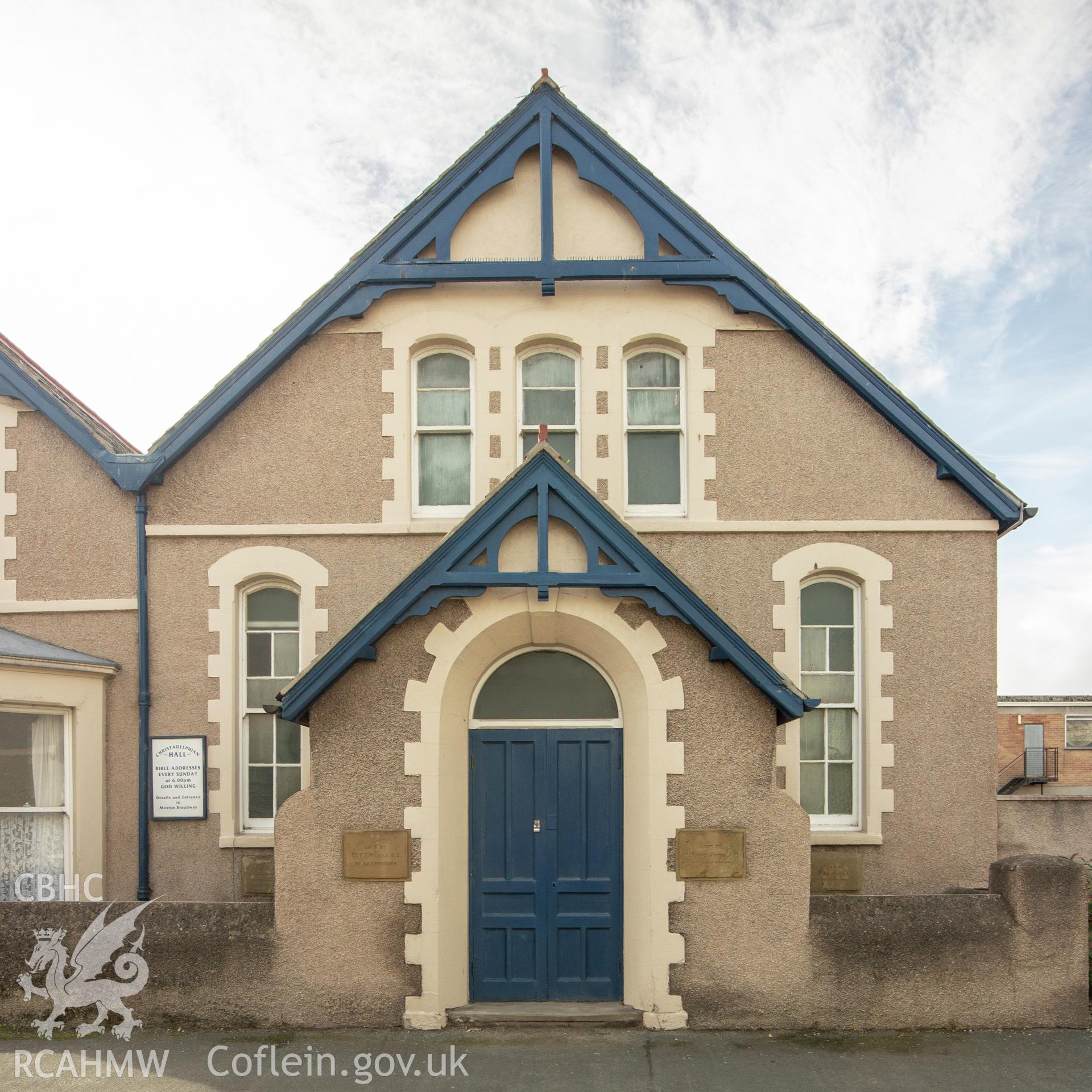 Colour photograph showing front elevation and entrance of Salem Baptist Chapel, Adelphi St, and Mostyn Broadway, Llandudno. Photographed by Richard Barrett on 17th September 2018.
