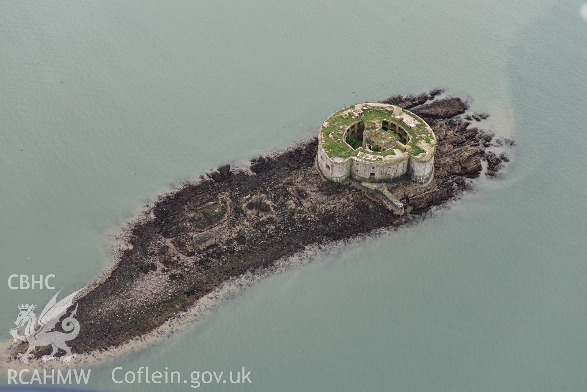 Stack Rock Fort, at extreme low tide. Baseline aerial reconnaissance survey for the CHERISH Project. ? Crown: CHERISH PROJECT 2017. Produced with EU funds through the Ireland Wales Co-operation Programme 2014-2020. All material made freely available through the Open Government Licence.