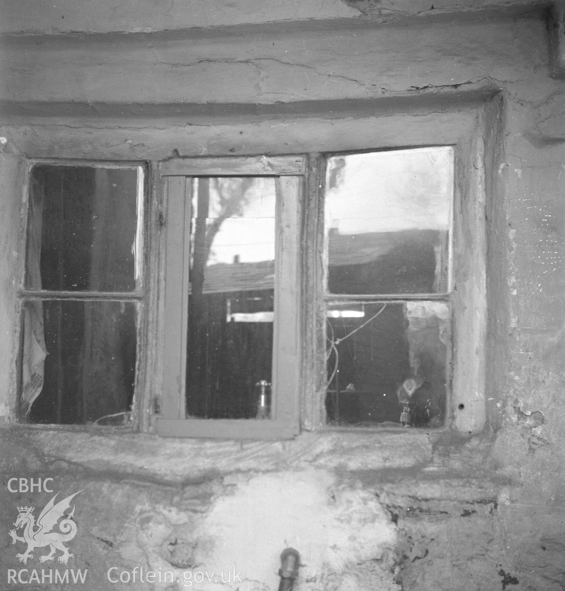 Digital copy of an undated nitrate negative showing window detail at 40 Cross Street,  Abergavenny.