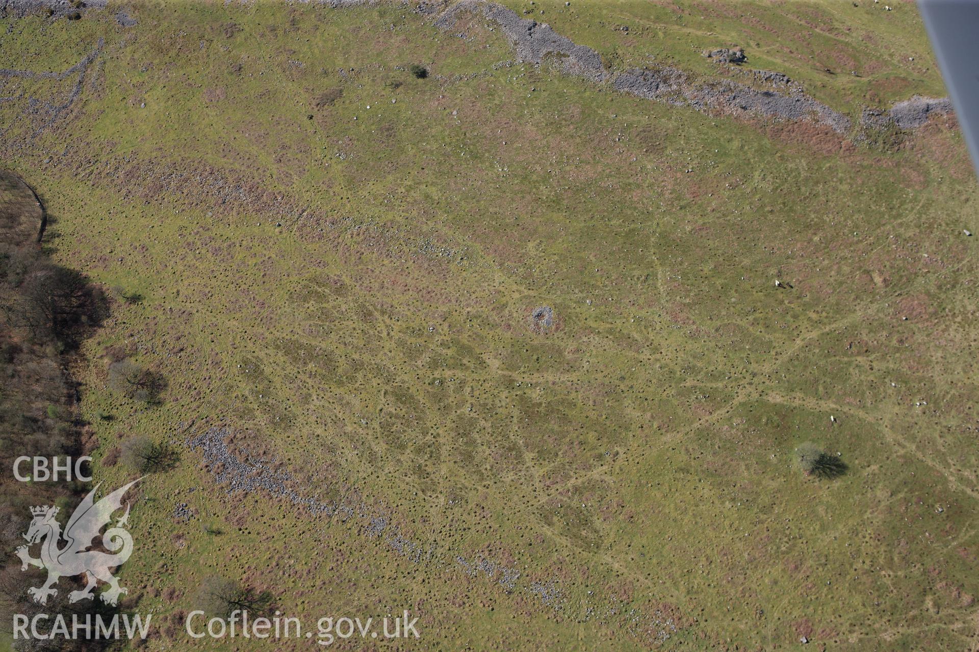 RCAHMW colour oblique photograph of Gaer Fawr Y, hillfort on Garn Goch. Taken by Toby Driver on 08/04/2011.