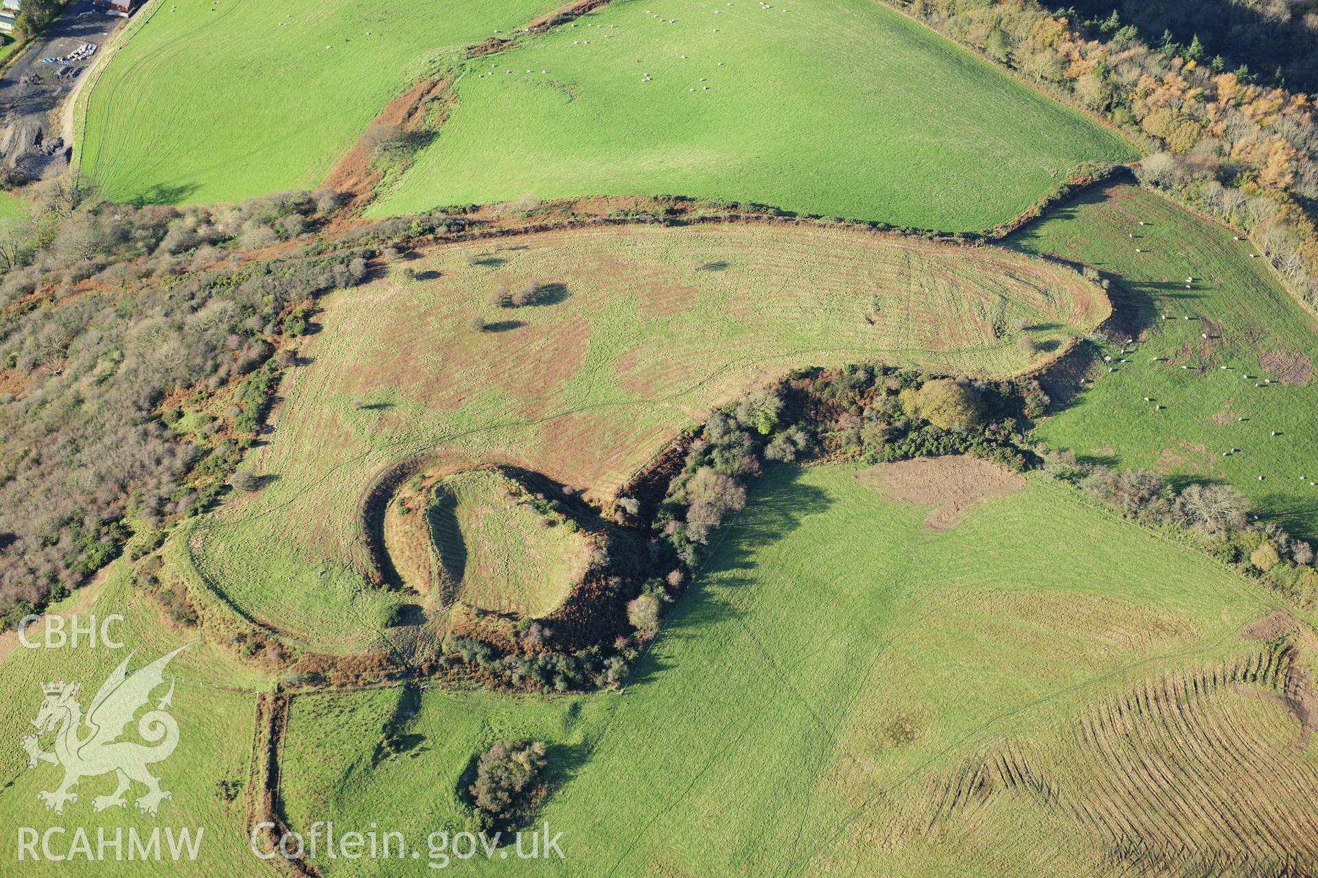 RCAHMW colour oblique photograph of Caer Penrhos hillfort and castle. Taken by Toby Driver on 05/11/2012.