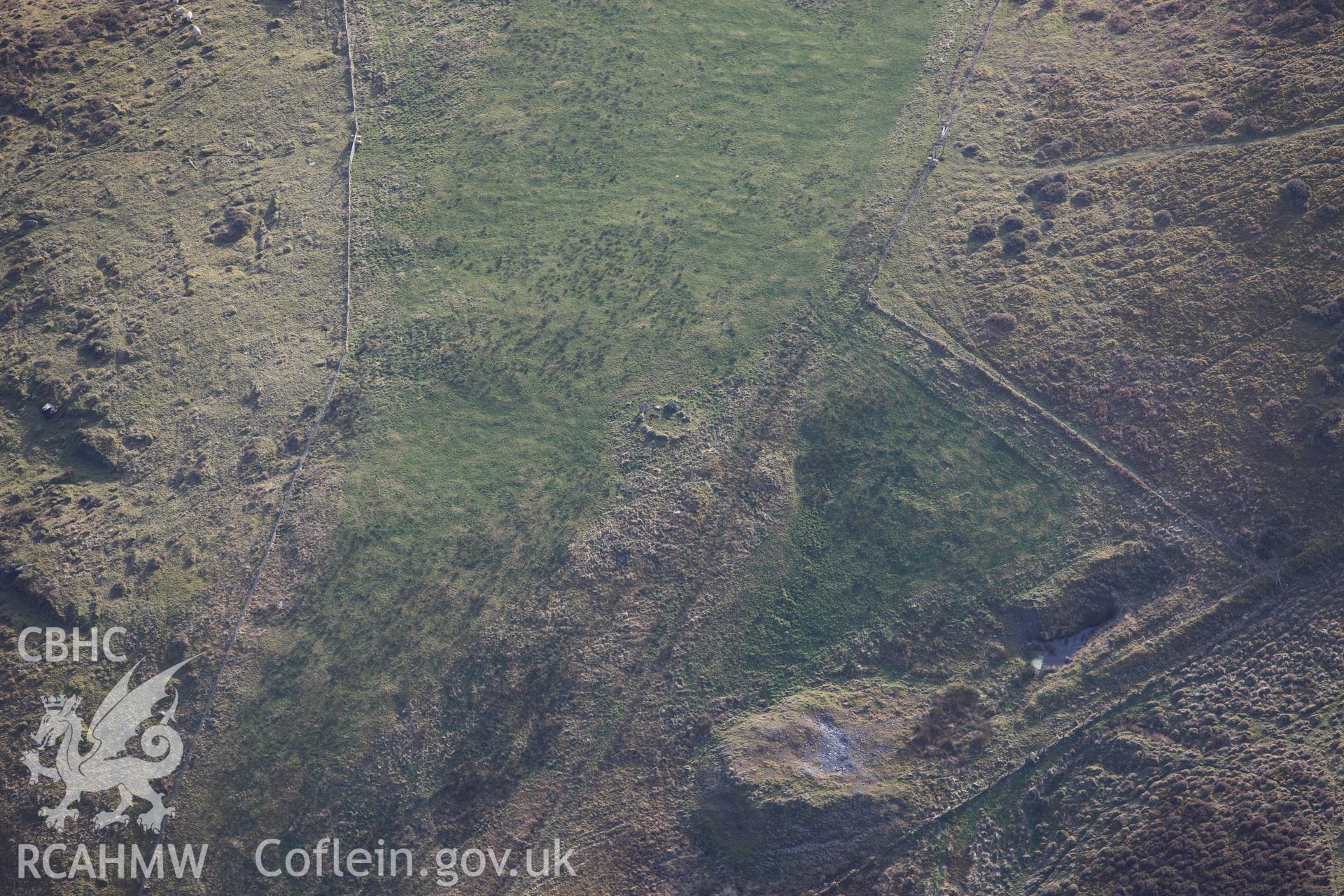 RCAHMW colour oblique photograph of Dolgamfa Cairn. Taken by Toby Driver on 07/02/2012.