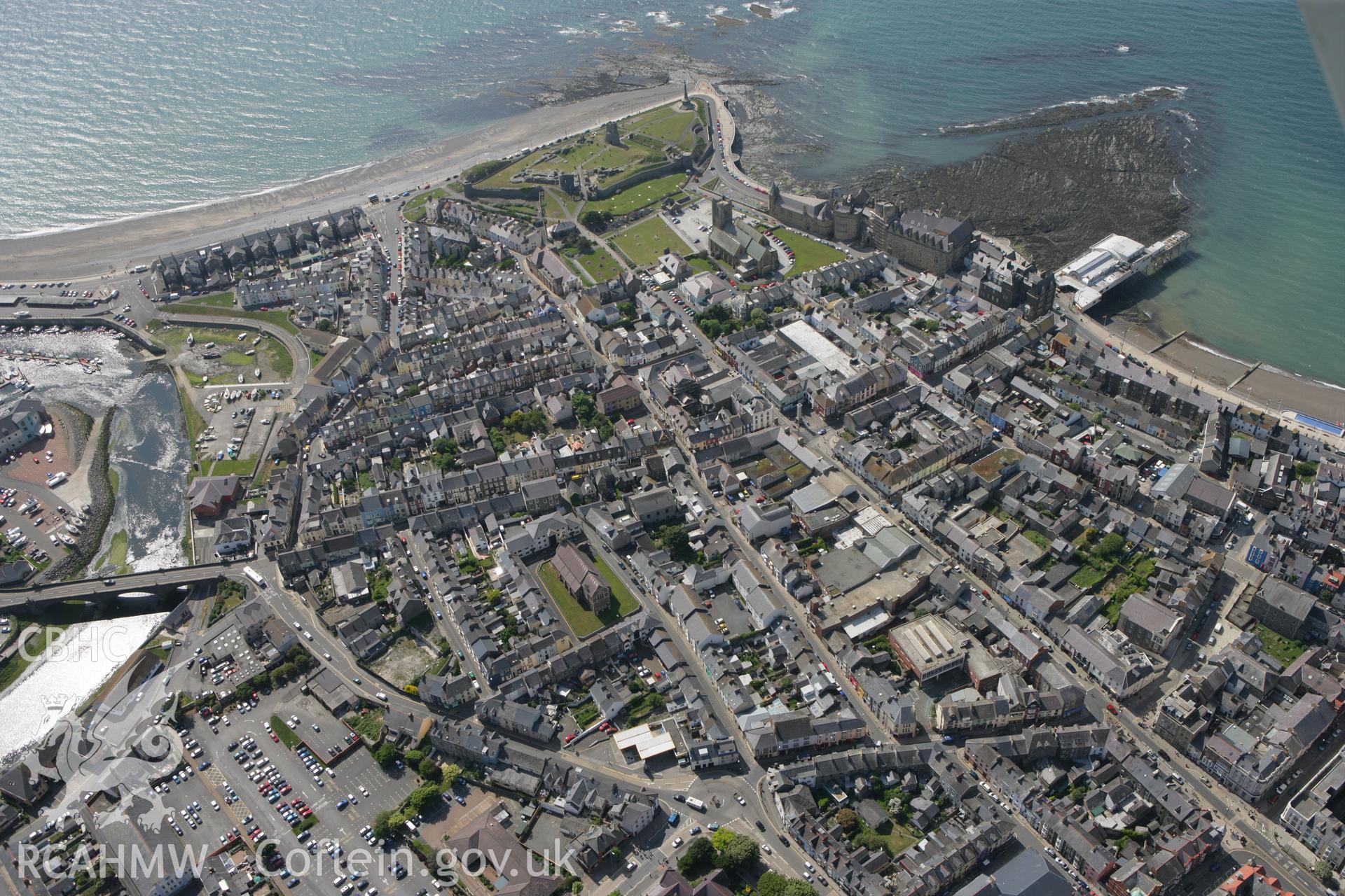 RCAHMW colour oblique photograph of Aberystwyth. Taken by Toby Driver on 25/05/2010.