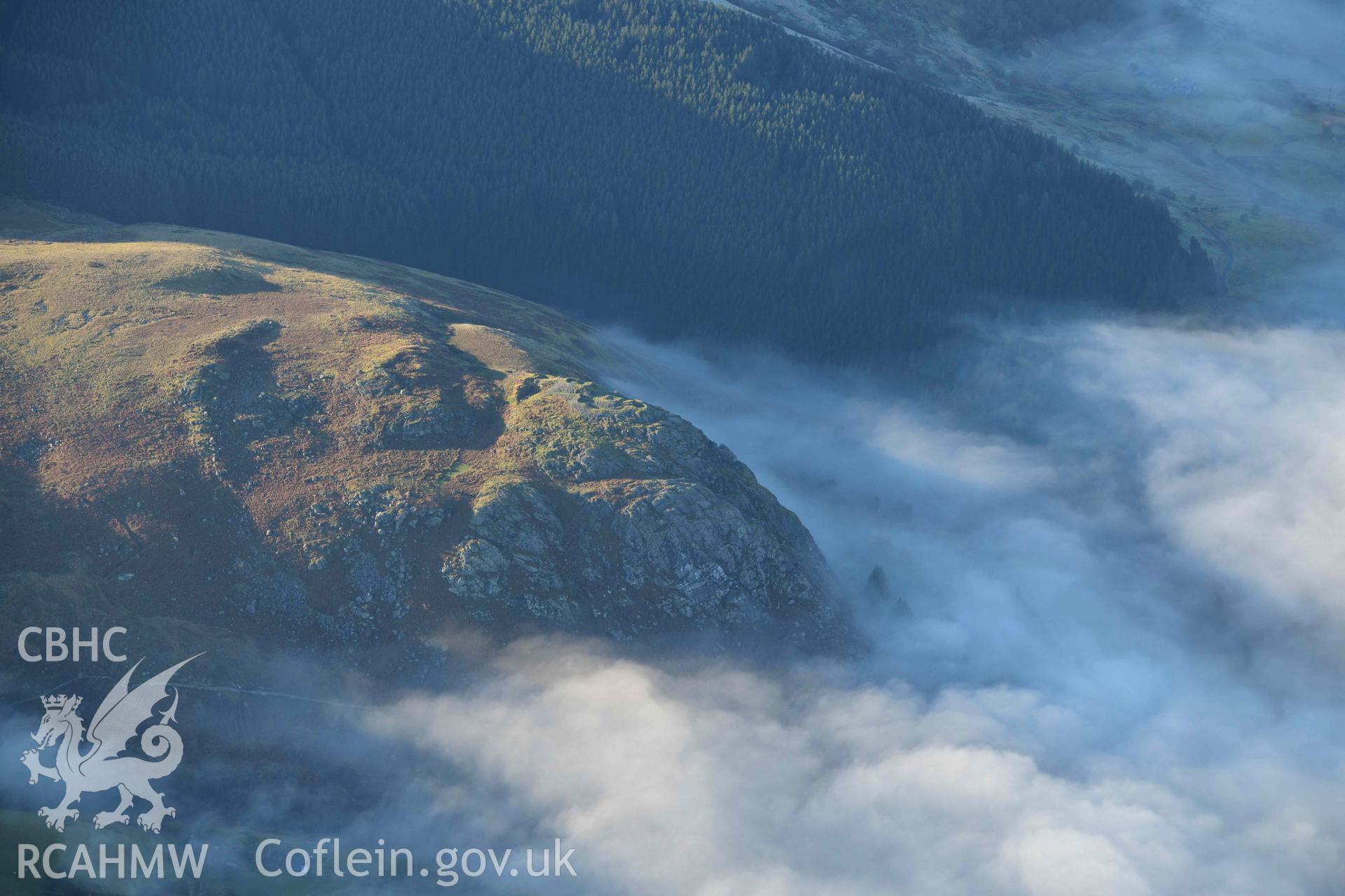 Oblique aerial photograph of Castell Carndochan taken during the Royal Commission’s programme of archaeological aerial reconnaissance by Toby Driver on 17th January 2022